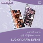 Hearts2Hearts [LUCKY DRAW] Hearts2Hearts - 1st Single [The Chase] (Mini Book Ver.) + Random Photocard (SW)