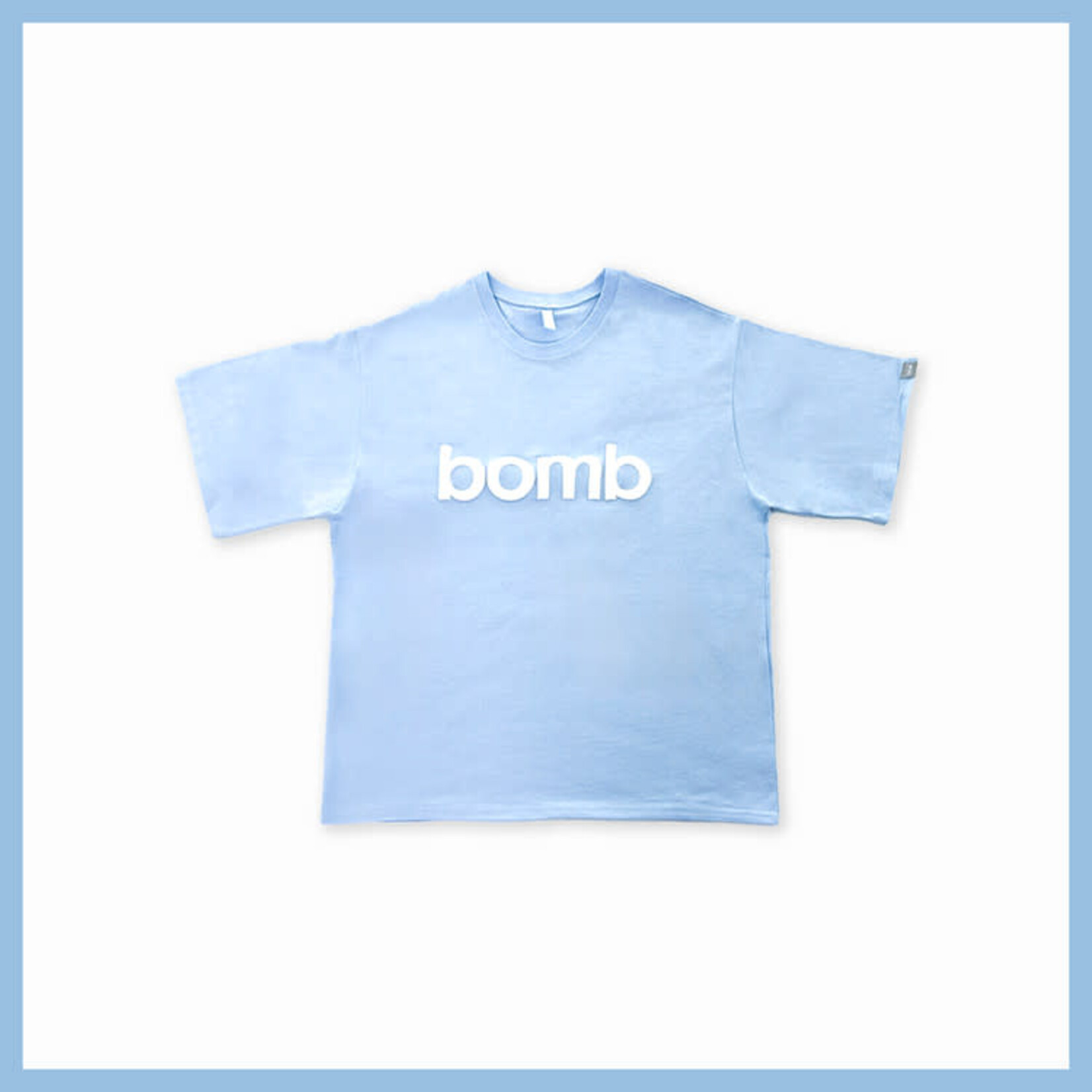 ILLIT ILLIT - ILLIT 3rd MINI ALBUM 'bomb' POP-UP STORE Merch T-SHIRT