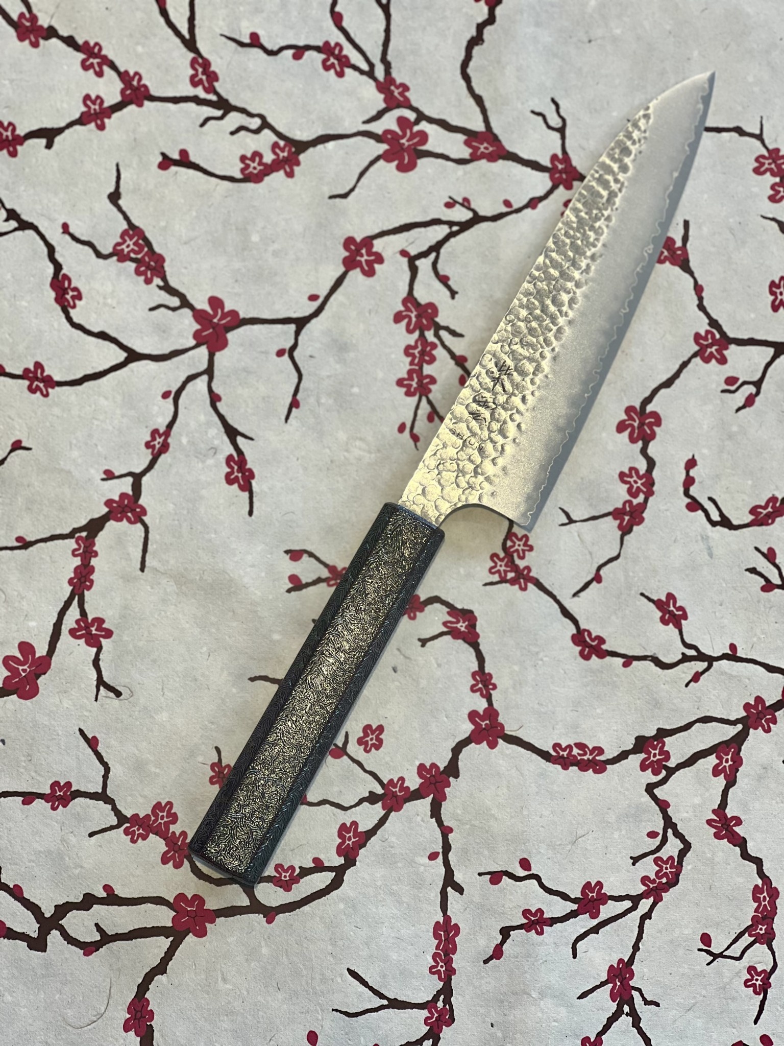 Kanetsugu Shiun Silver Santoku