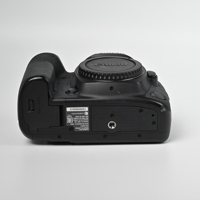 Canon Used Canon EOS 5D Mark IV DSLR Camera (Body Only)