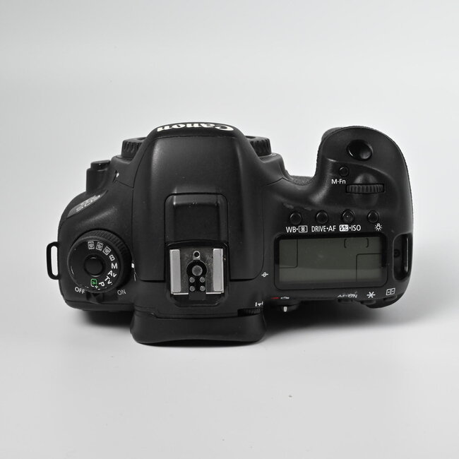 Canon Used Canon EOS 7D Mark II DSLR Camera (Body Only)