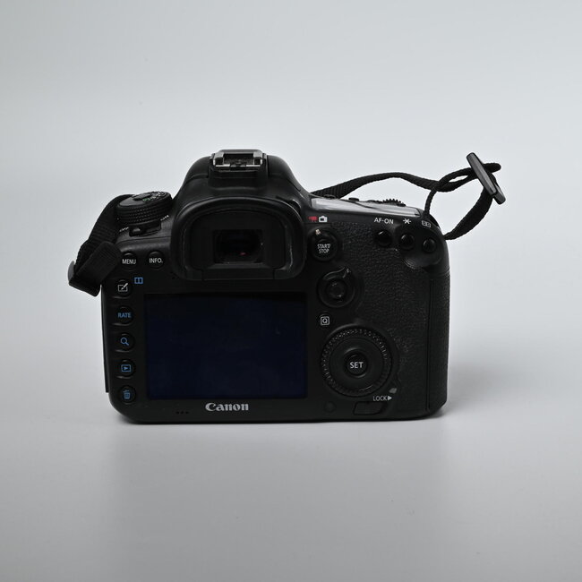 Canon Used Canon EOS 7D Mark II DSLR Camera (Body Only)