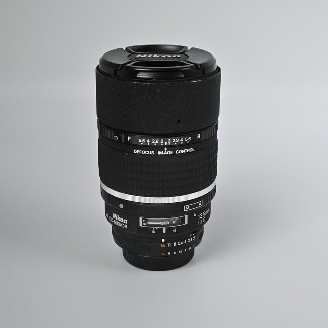 Nikon Used Nikon AF DC-NIKKOR 135mm f/2D Lens