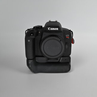 Canon Used Canon EOS Rebel T7i DSLR Camera with Battery Grip