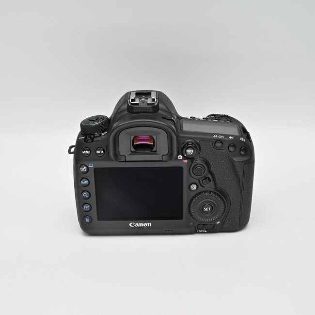 Canon Used Canon EOS 5D Mark IV DSLR Camera (Body Only)