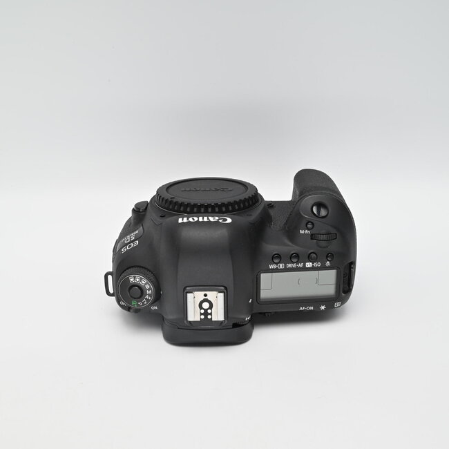 Canon Used Canon EOS 5D Mark IV DSLR Camera (Body Only)
