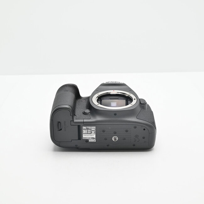 Canon Used Canon EOS 5DSR DSLR Camera Body