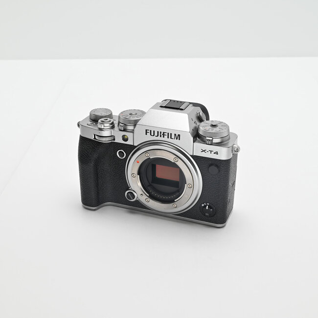 Fujifilm Used FUJIFILM X-T4 Mirrorless Camera (Silver)