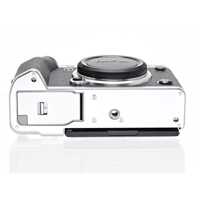 Fujifilm Used FUJIFILM X-T5 Mirrorless Camera (Silver)