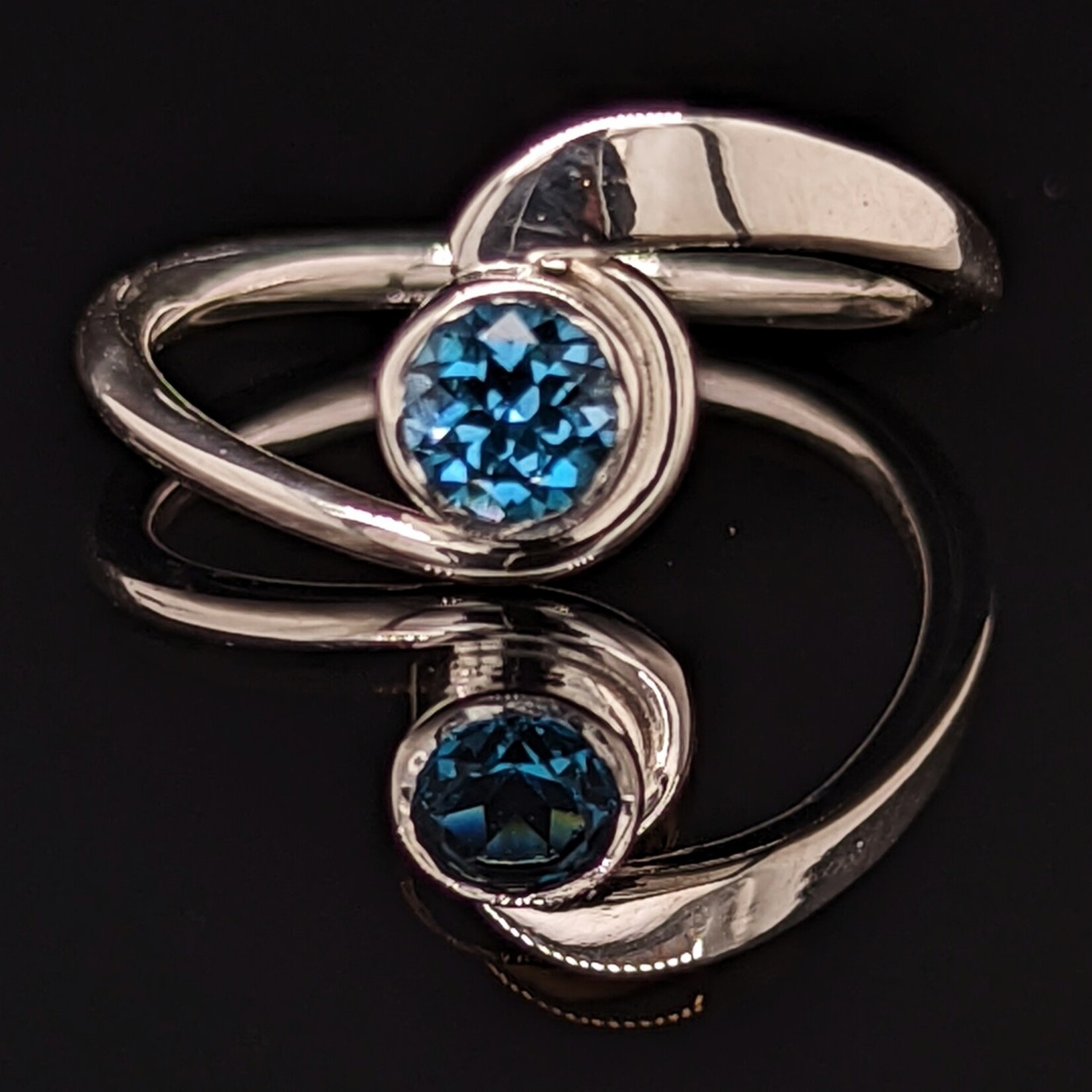 Modern Heirloom® Bypass Ring w/ BlueTopaz 5mm Size 6