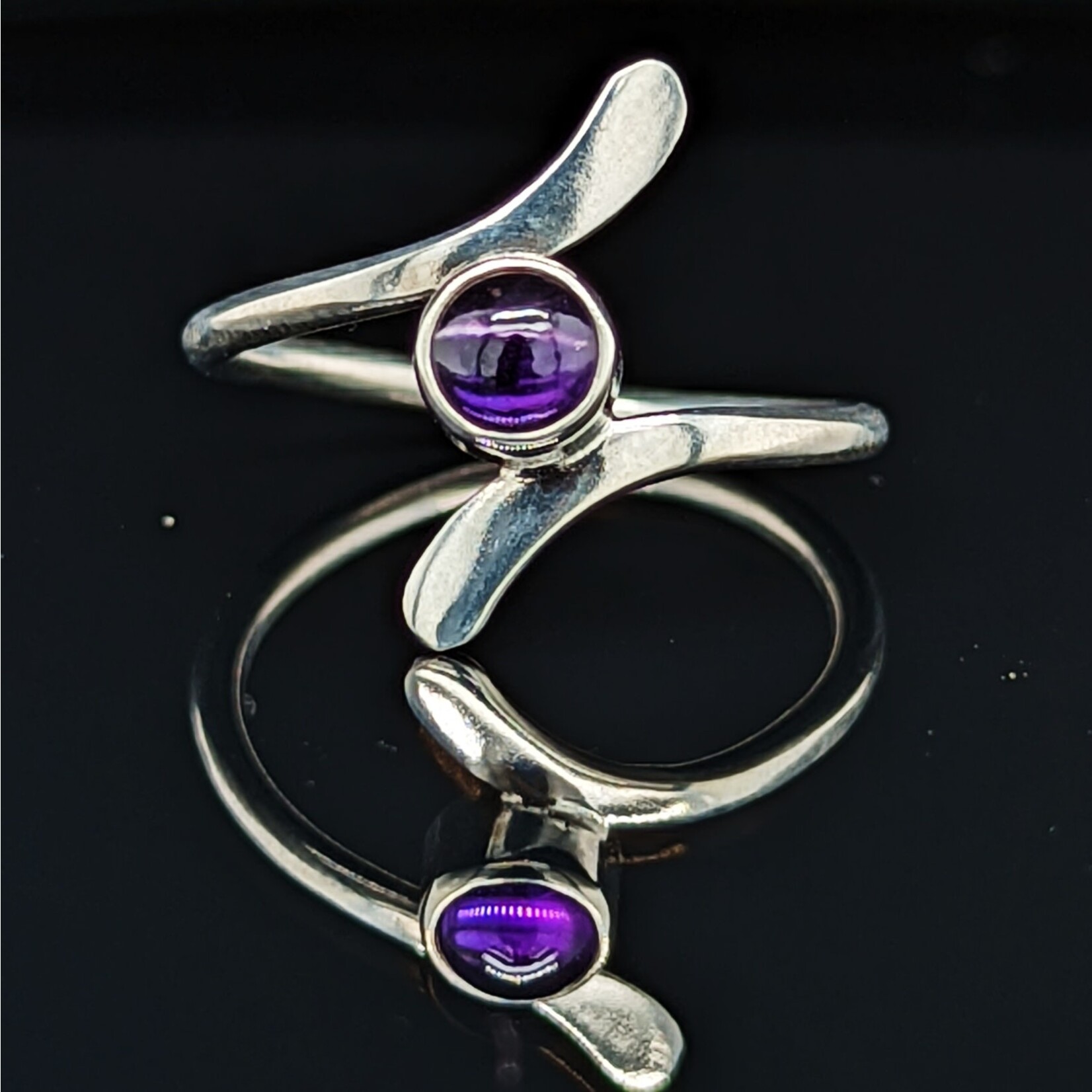 Modern Heirloom® 14ga Bypass Ring w/ Amethyst 5mm Size 6.5