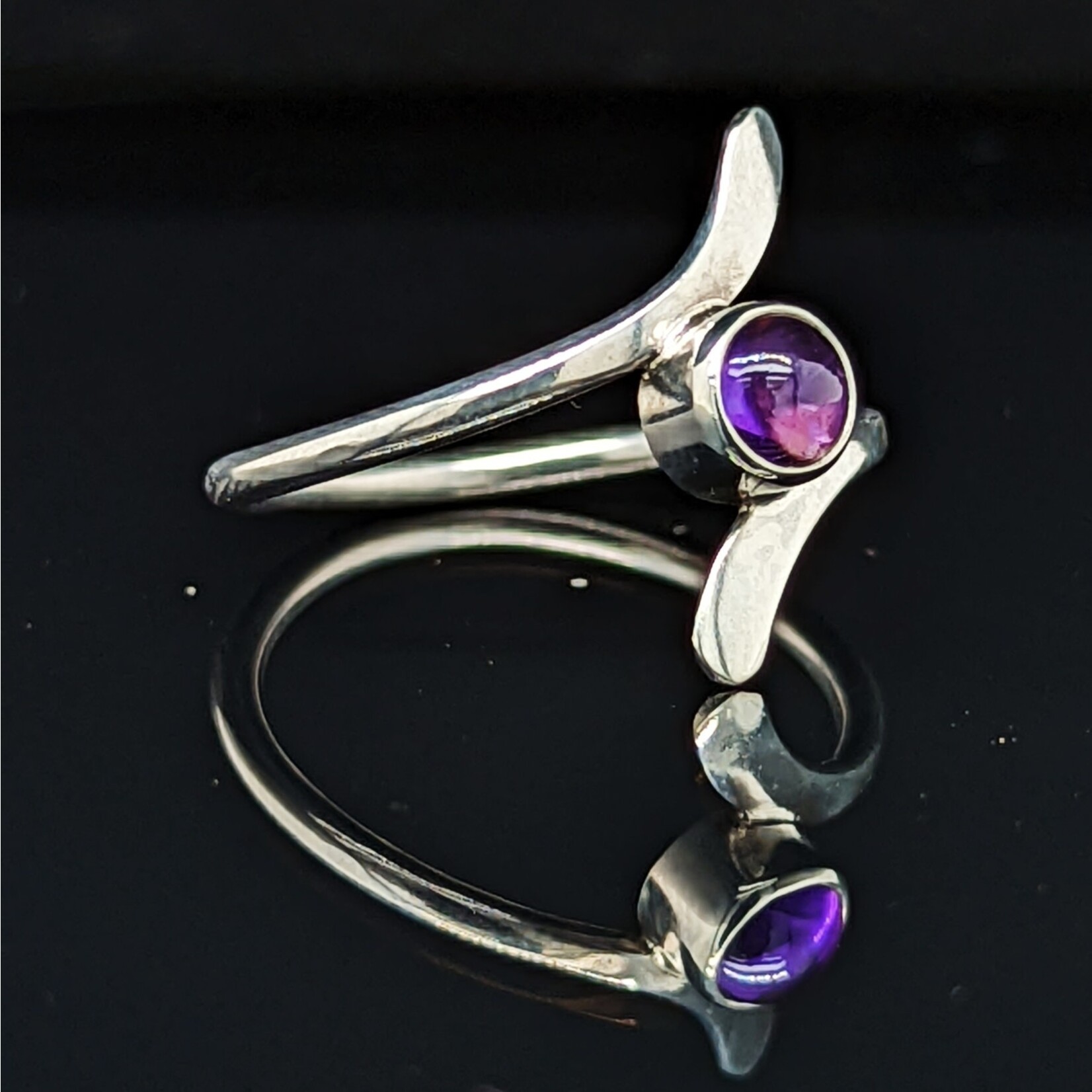 Modern Heirloom® 14ga Bypass Ring w/ Amethyst 5mm Size 6.5