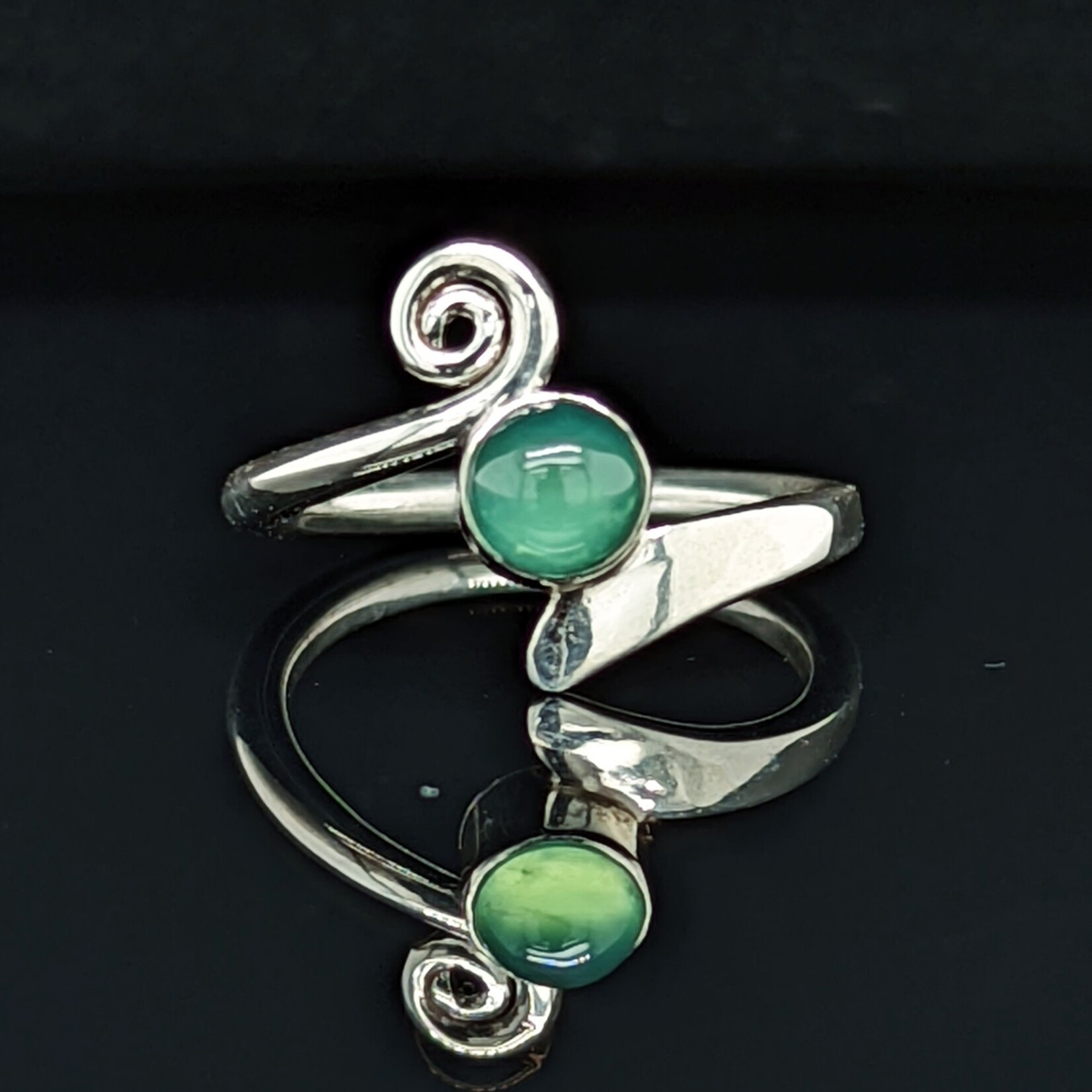 Modern Heirloom® 6mm Chrysoprase/Chalcedony Spiral Blade Ring