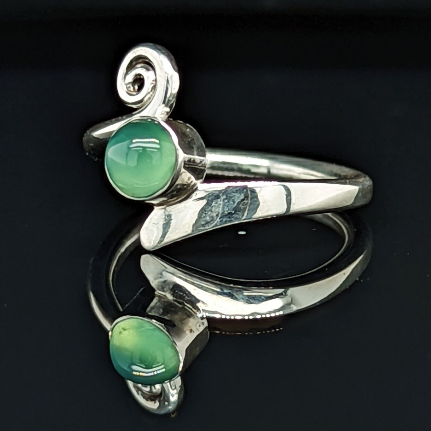 Modern Heirloom® 6mm Chrysoprase/Chalcedony Spiral Blade Ring