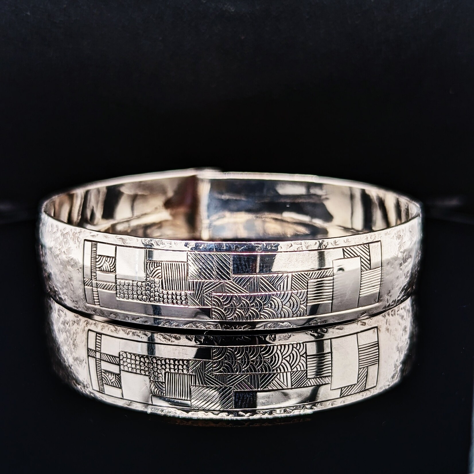 Modern Heirloom® Geometric Window Scroll Bracelet, 13mm