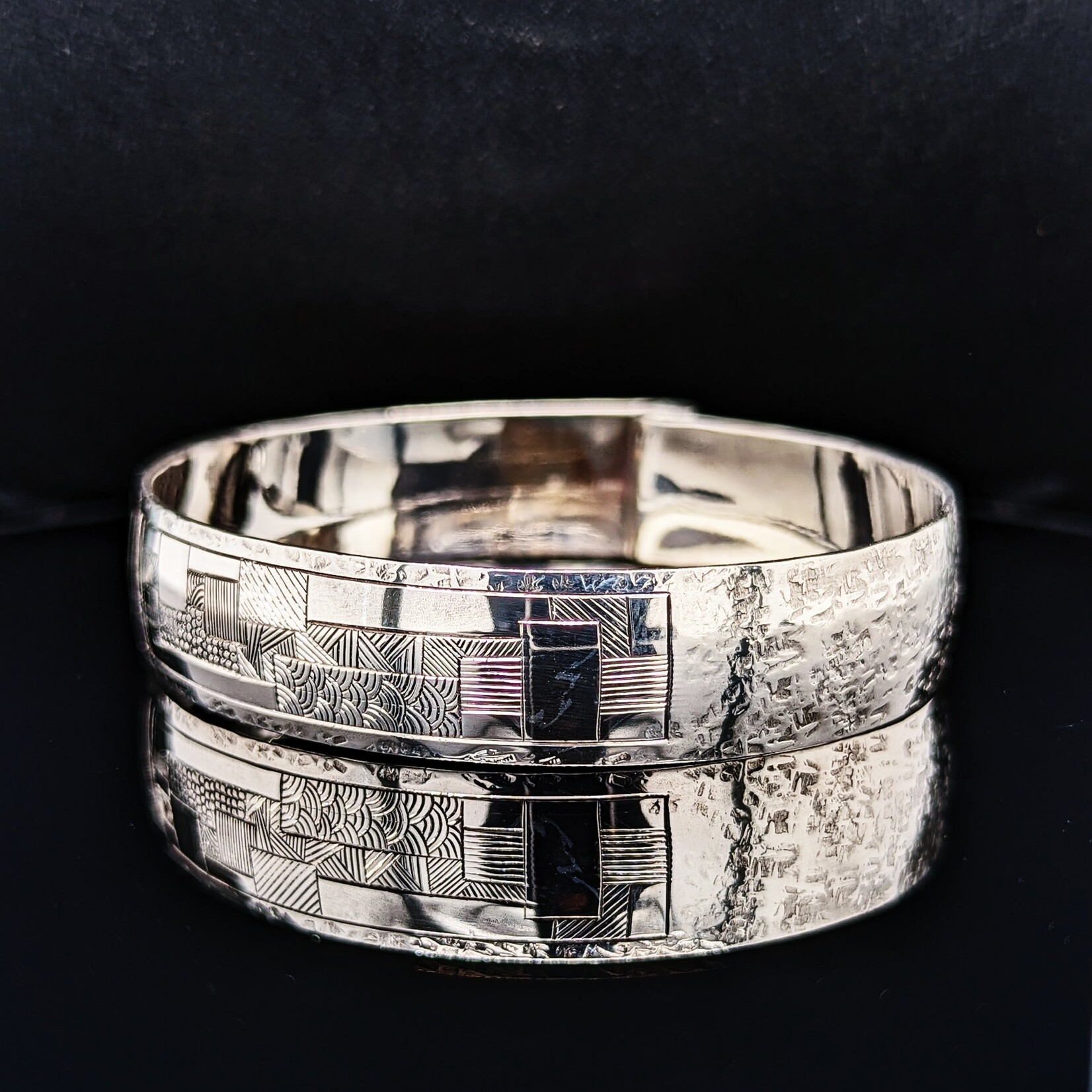 Modern Heirloom® Geometric Window Scroll Bracelet, 13mm