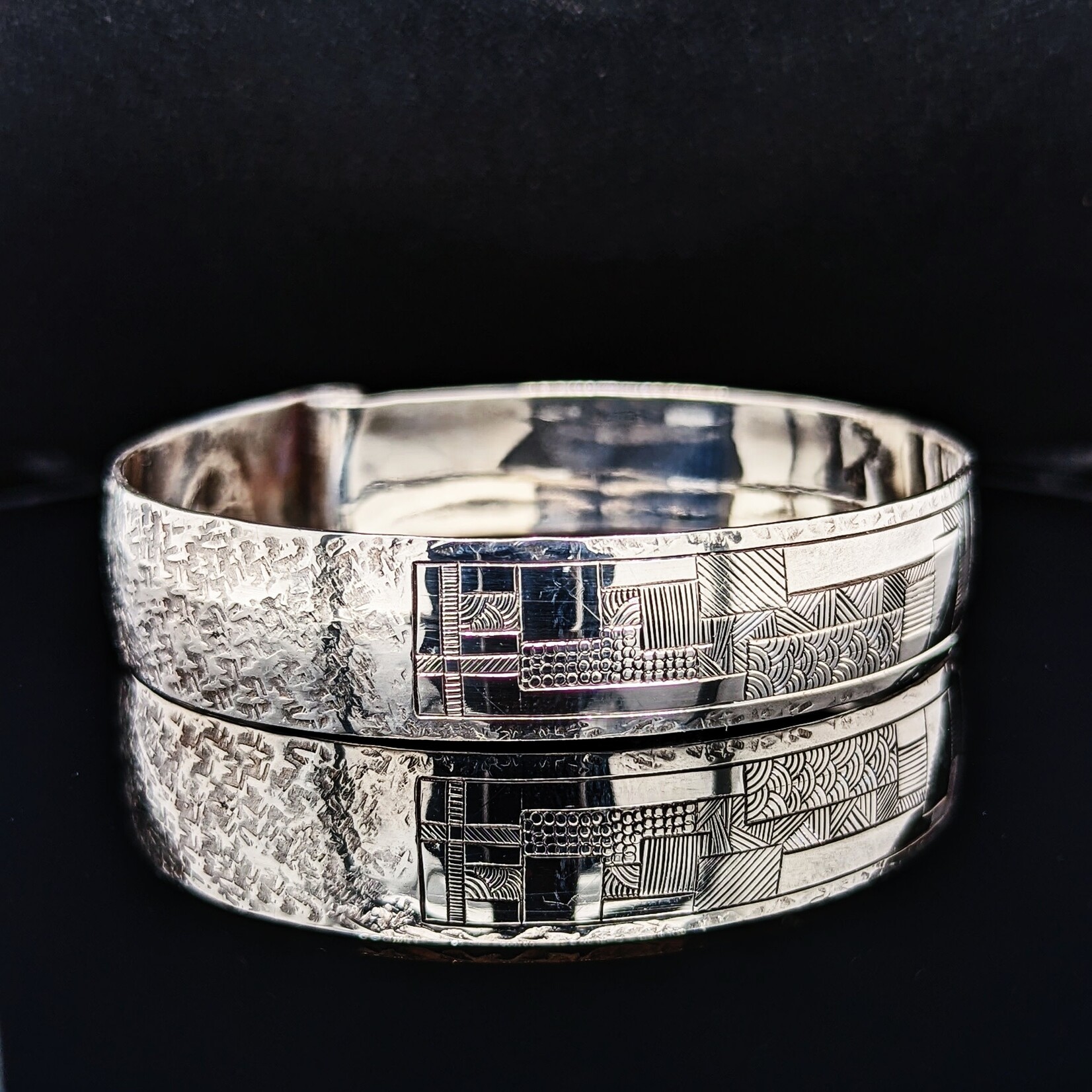 Modern Heirloom® Geometric Window Scroll Bracelet, 13mm