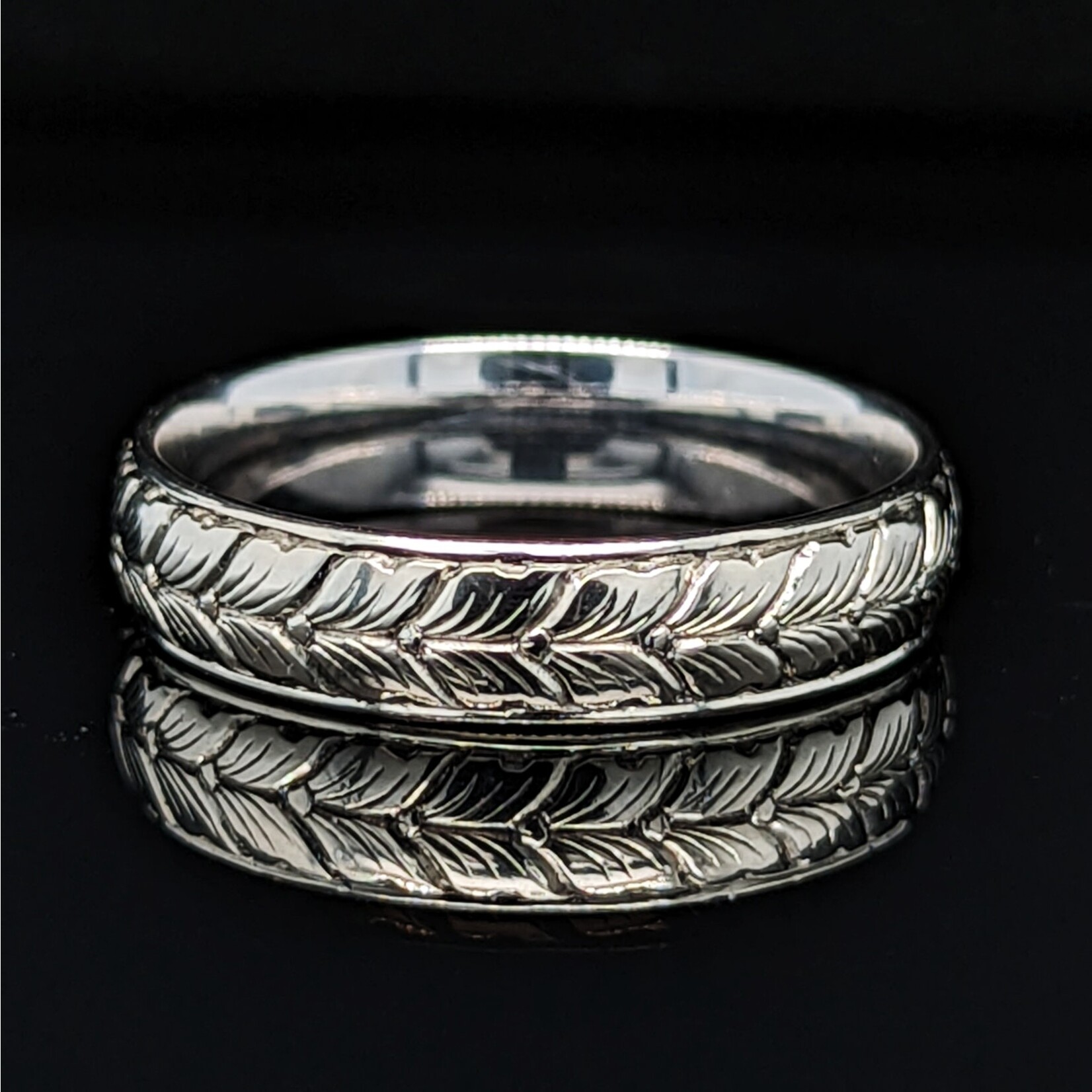 Modern Heirloom® Wheat Leaf Band, 5mm wide, 14KW, Sz10.5