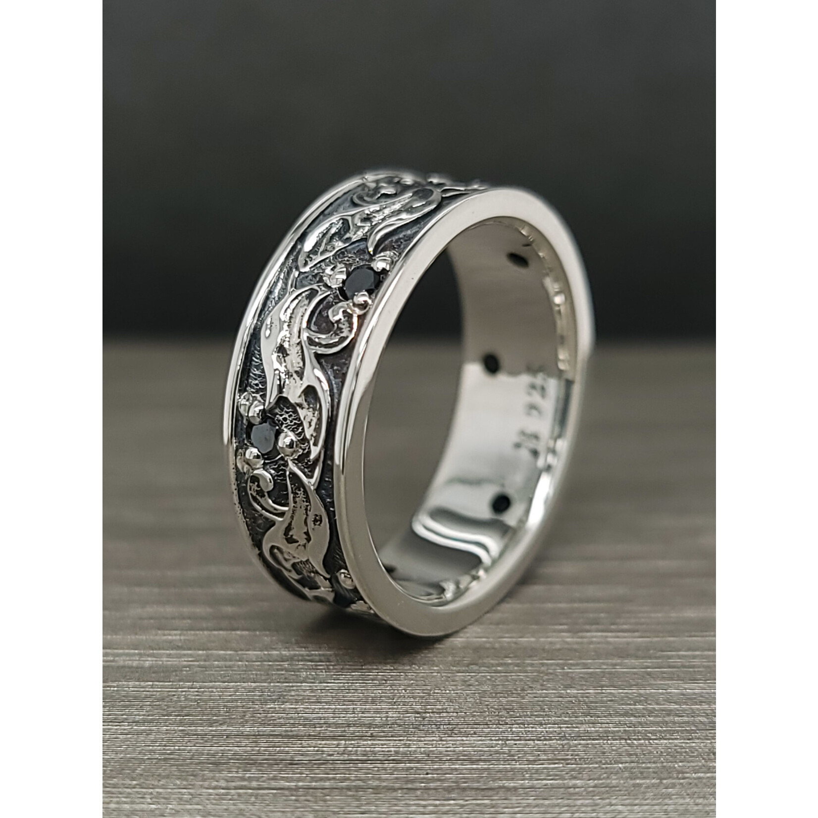 Modern Heirloom® Leaves Band - Black Diamond & Sterling