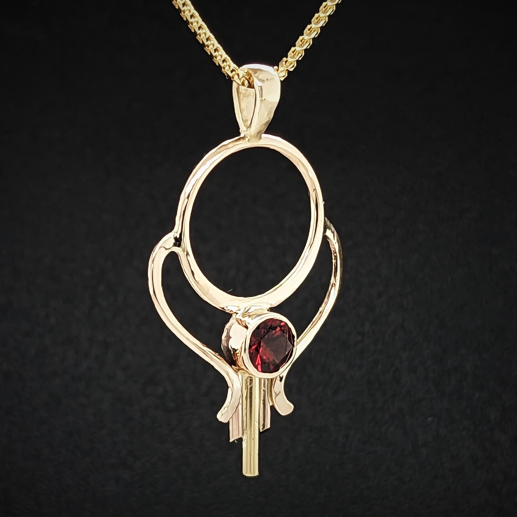 Modern Heirloom® 14KY Art Deco Necklace w/ 5mm Garnet, 18" Chain