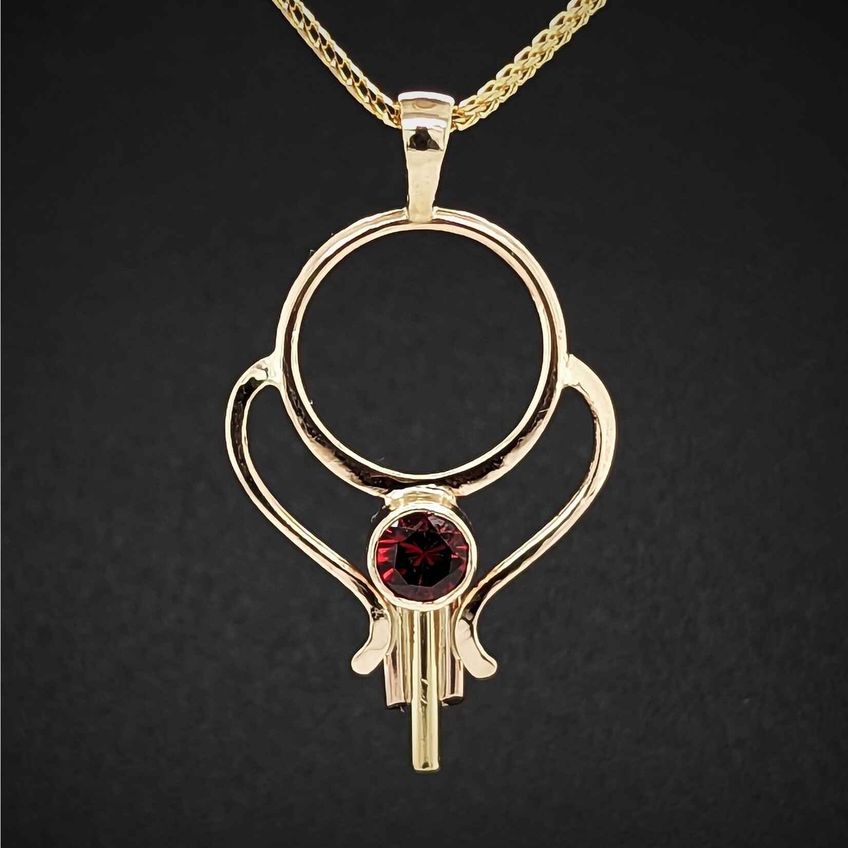 Modern Heirloom® 14KY Art Deco Necklace w/ 5mm Garnet, 18" Chain