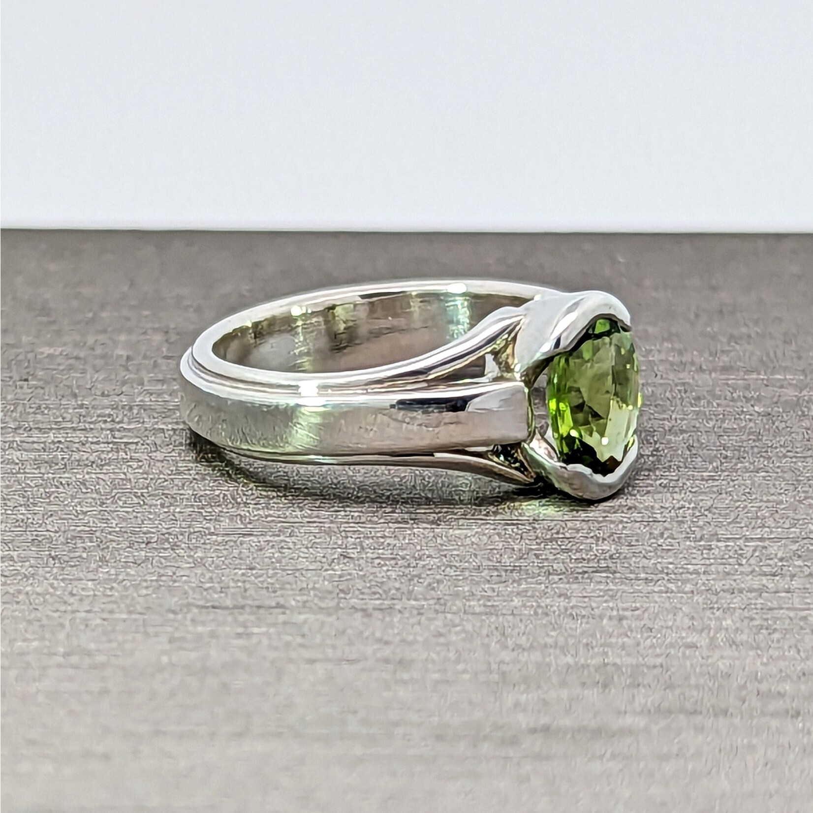 Modern Heirloom® Arcadian Sterling Silver Ring w/ Peridot