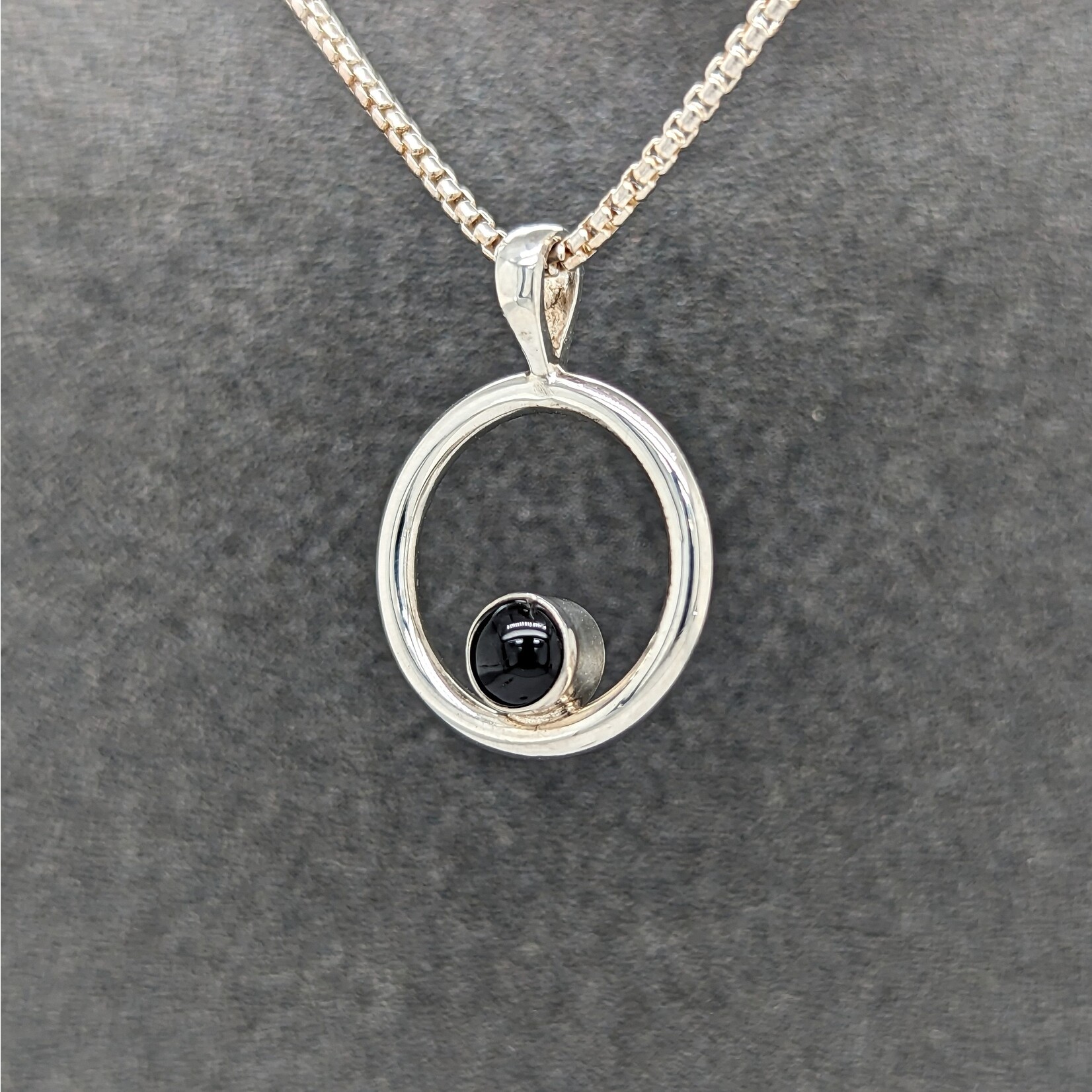 Modern Heirloom® Small Black Spinel Circle Pendant