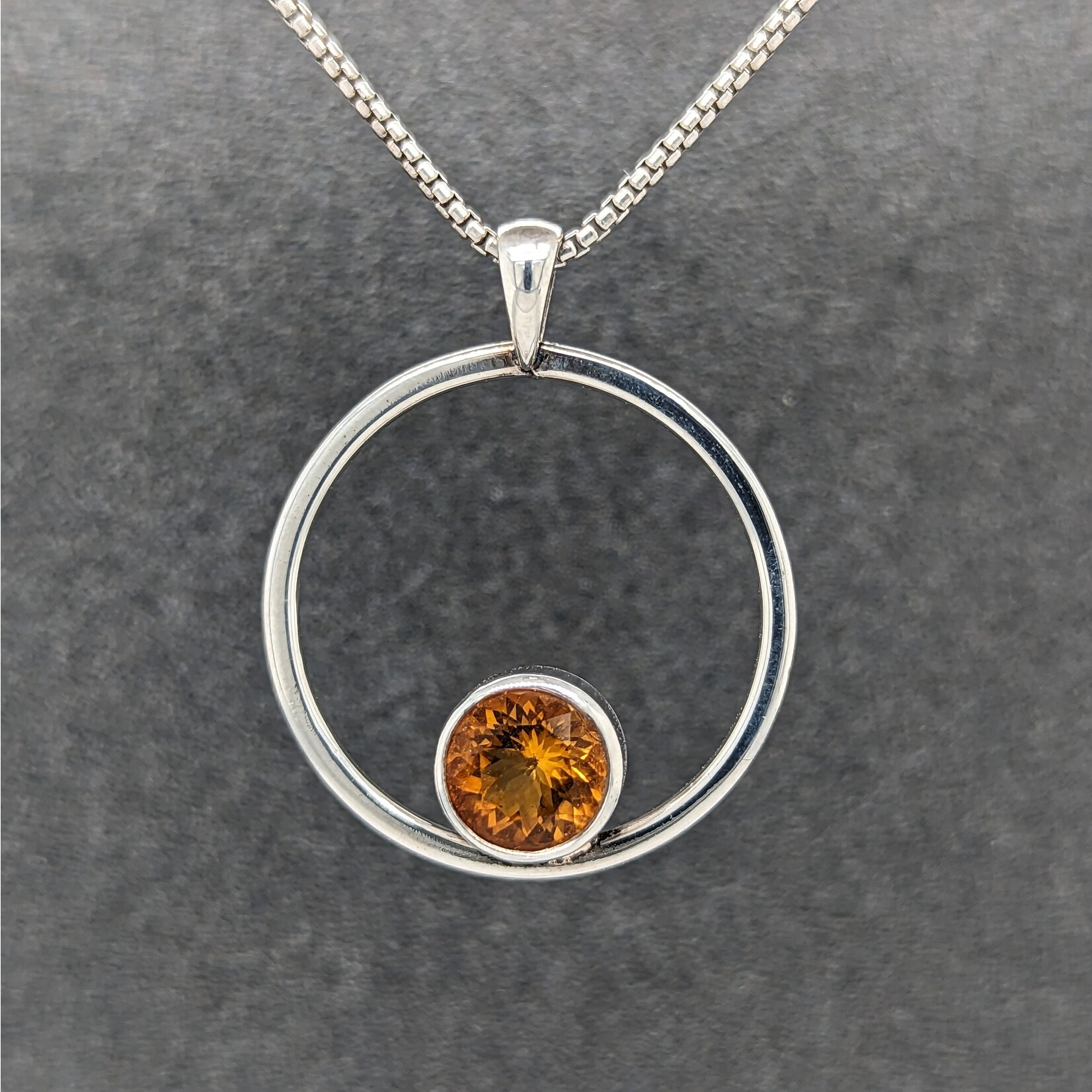 Modern Heirloom® Large 8mm Citrine Circle Pendant