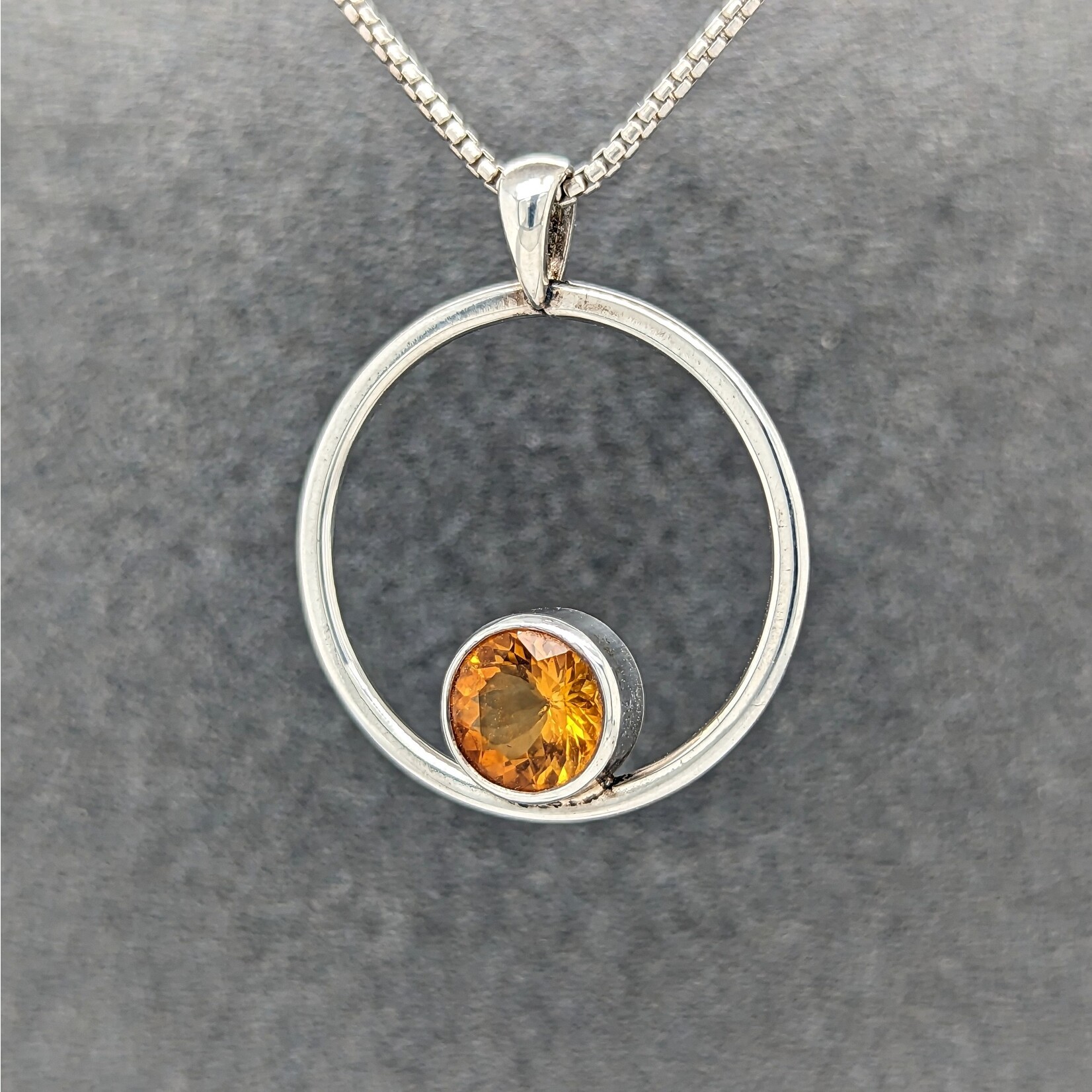 Modern Heirloom® Large 8mm Citrine Circle Pendant