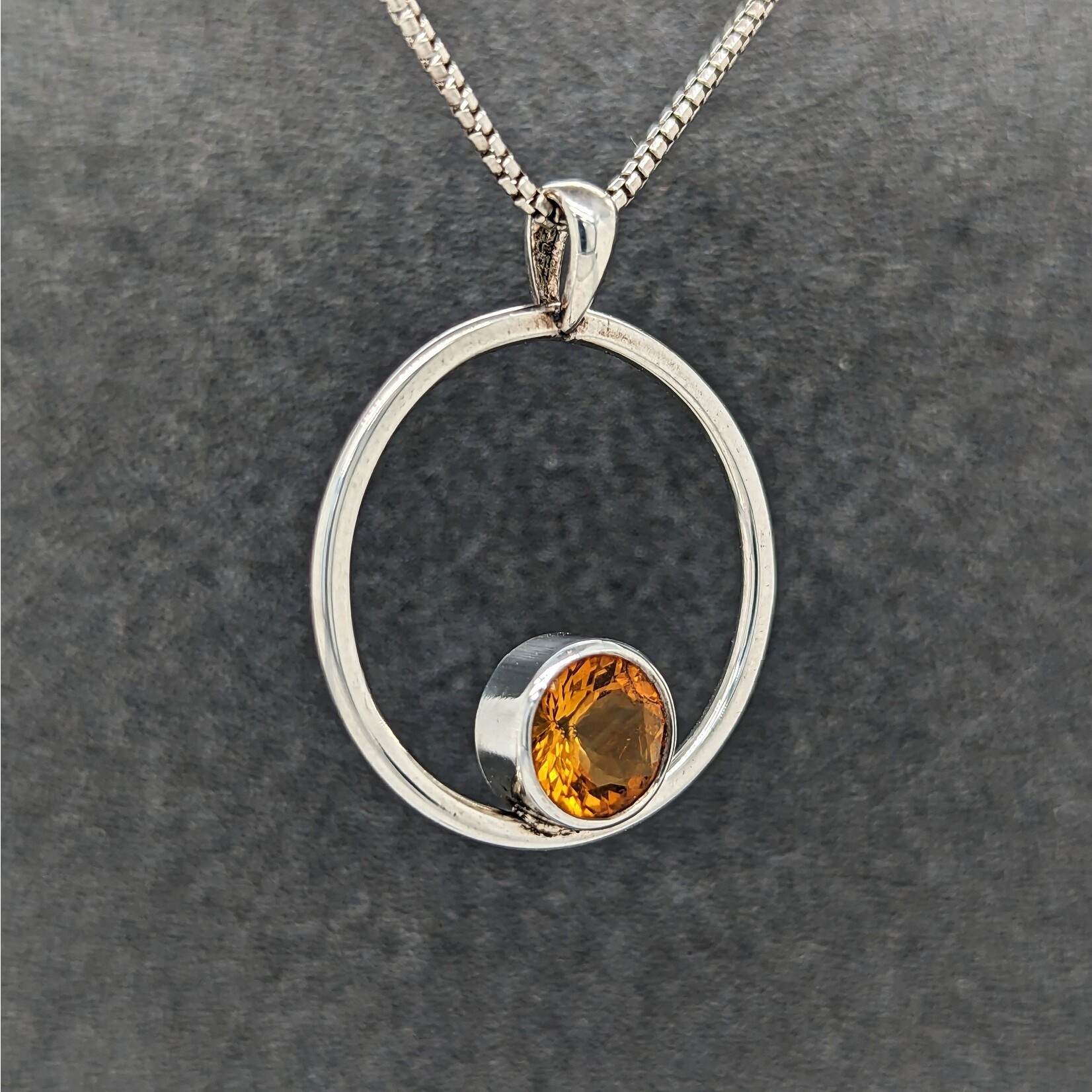 Modern Heirloom® Large 8mm Citrine Circle Pendant