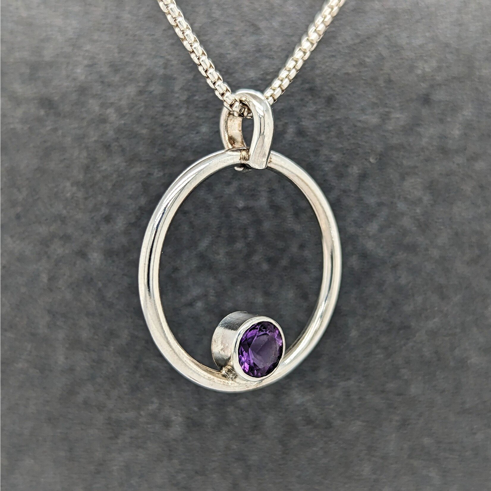 Modern Heirloom® Large 6mm Amethyst Circle Pendant