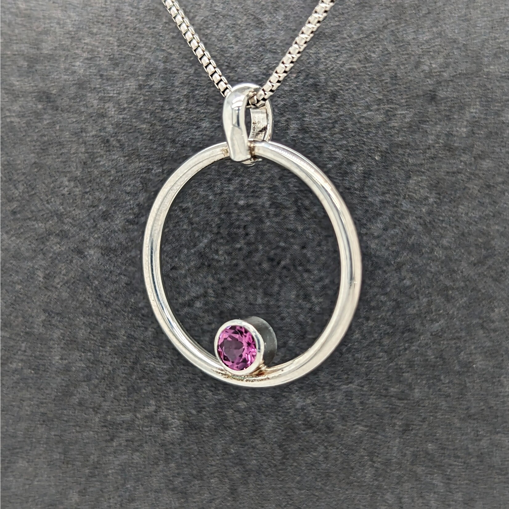 Modern Heirloom® Large Circle w/ 5mm Rhodalite Garnet, 18" Rounded Box