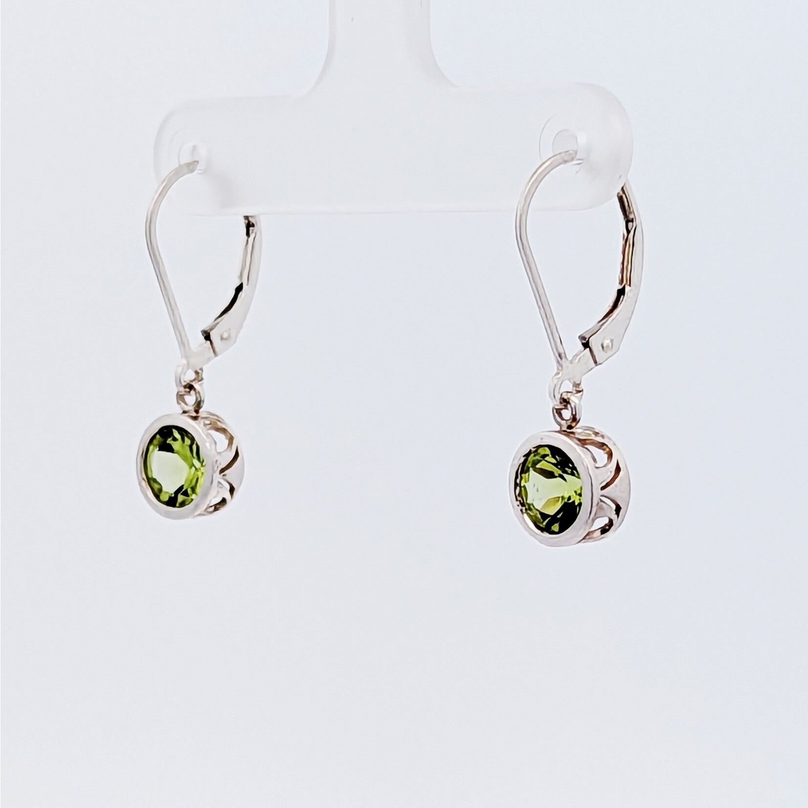 Modern Heirloom® Sterling Filigree Dangle Earring w/ 6mm Peridot