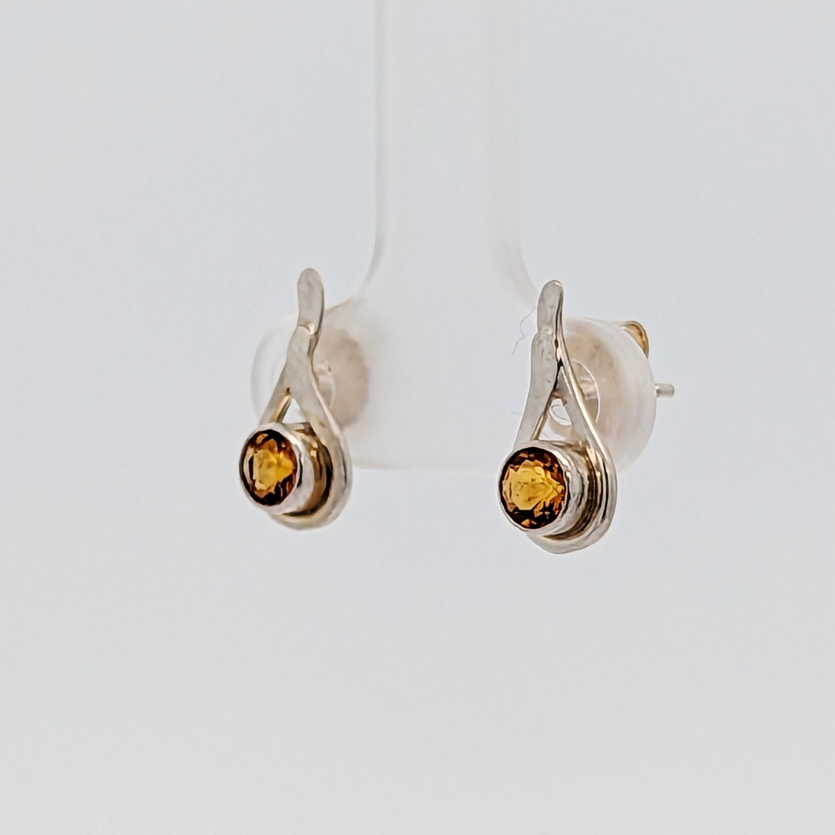 Modern Heirloom® Seagrass Post Earrings w/ 4mm Citrine