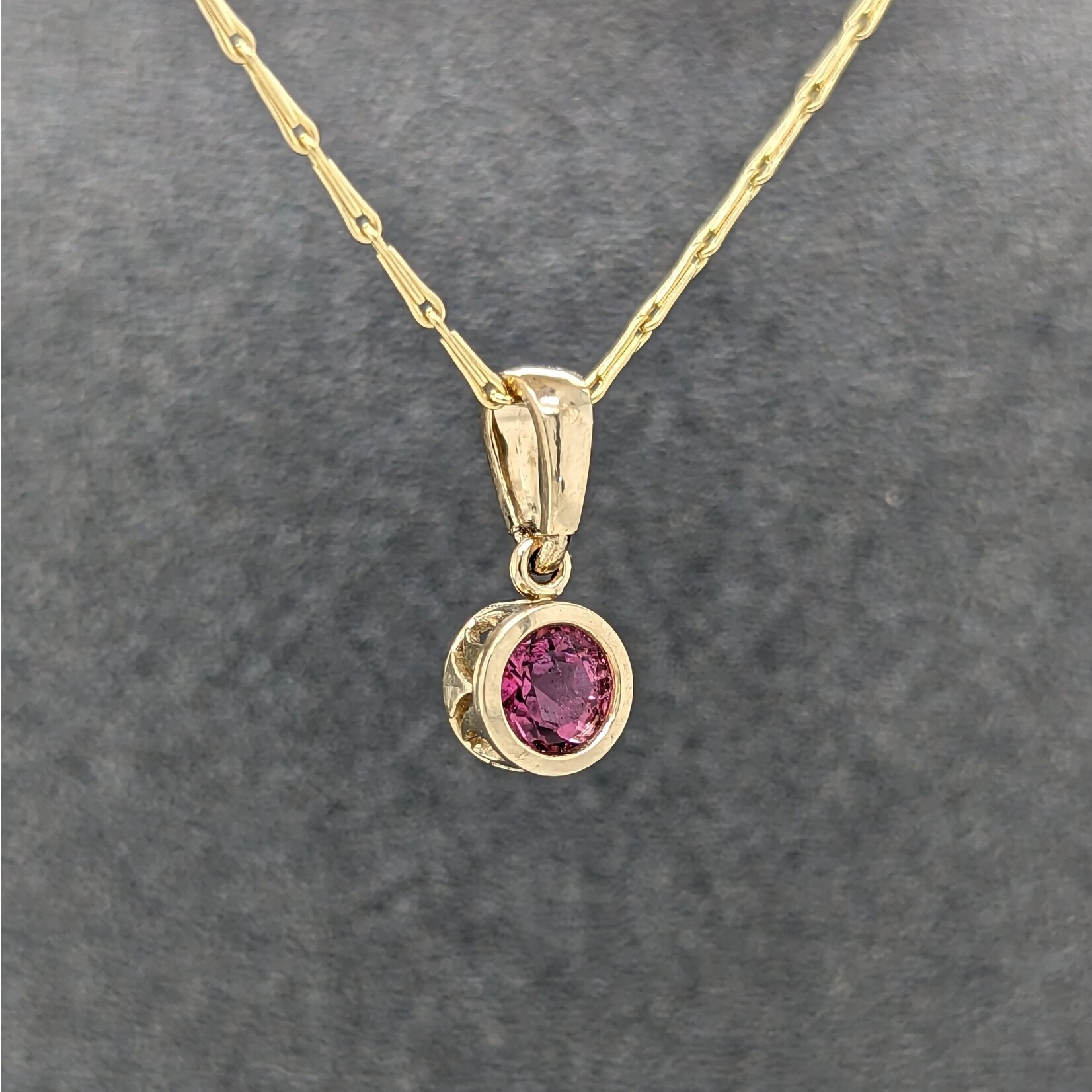 Modern Heirloom® 14KY Filigree Pendant w/ 5mm Pink Tourmaline on 18" Pinsetta Chain