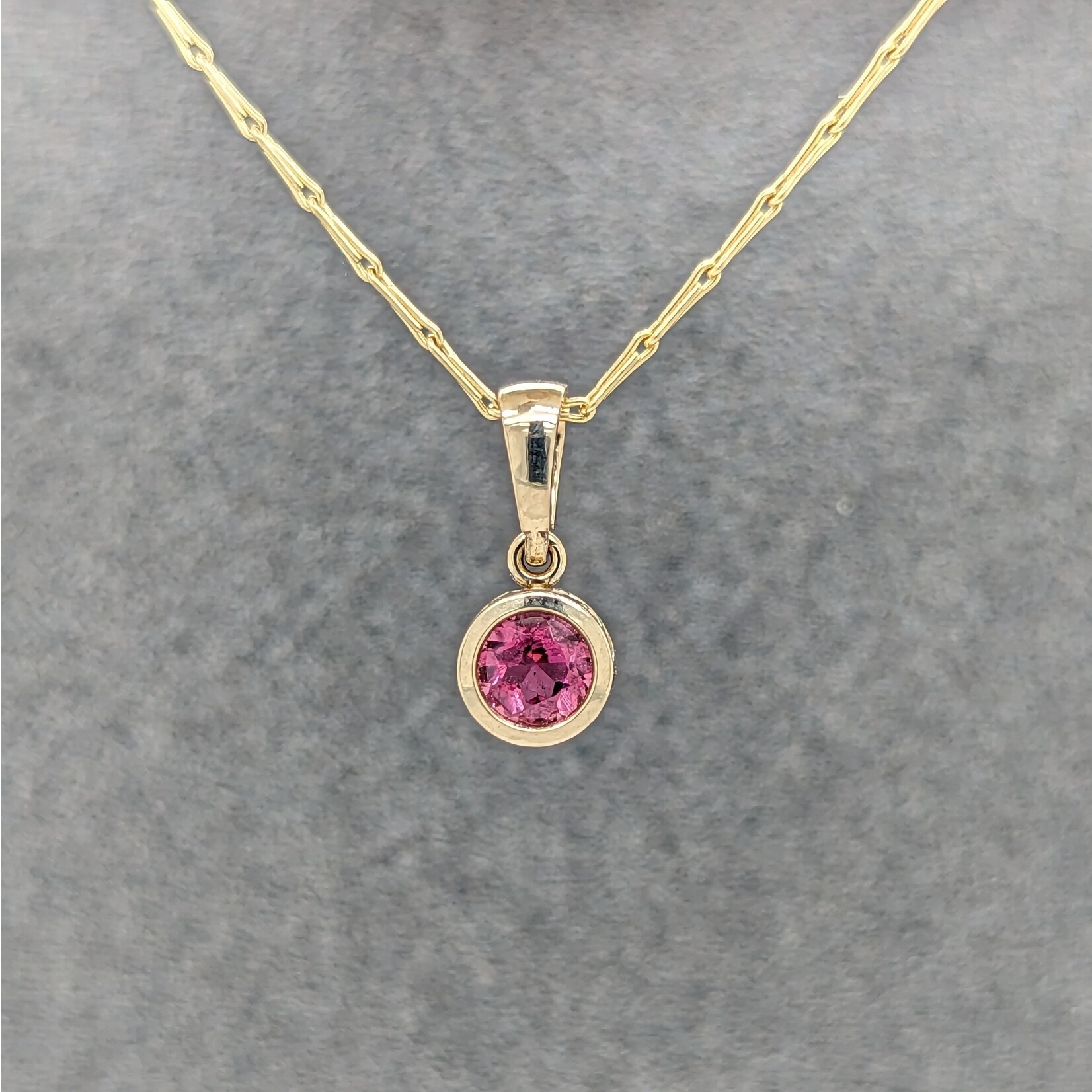 14KY Filigree Pendant w/ 5mm Pink Tourmaline on 18" Pinsetta Chain