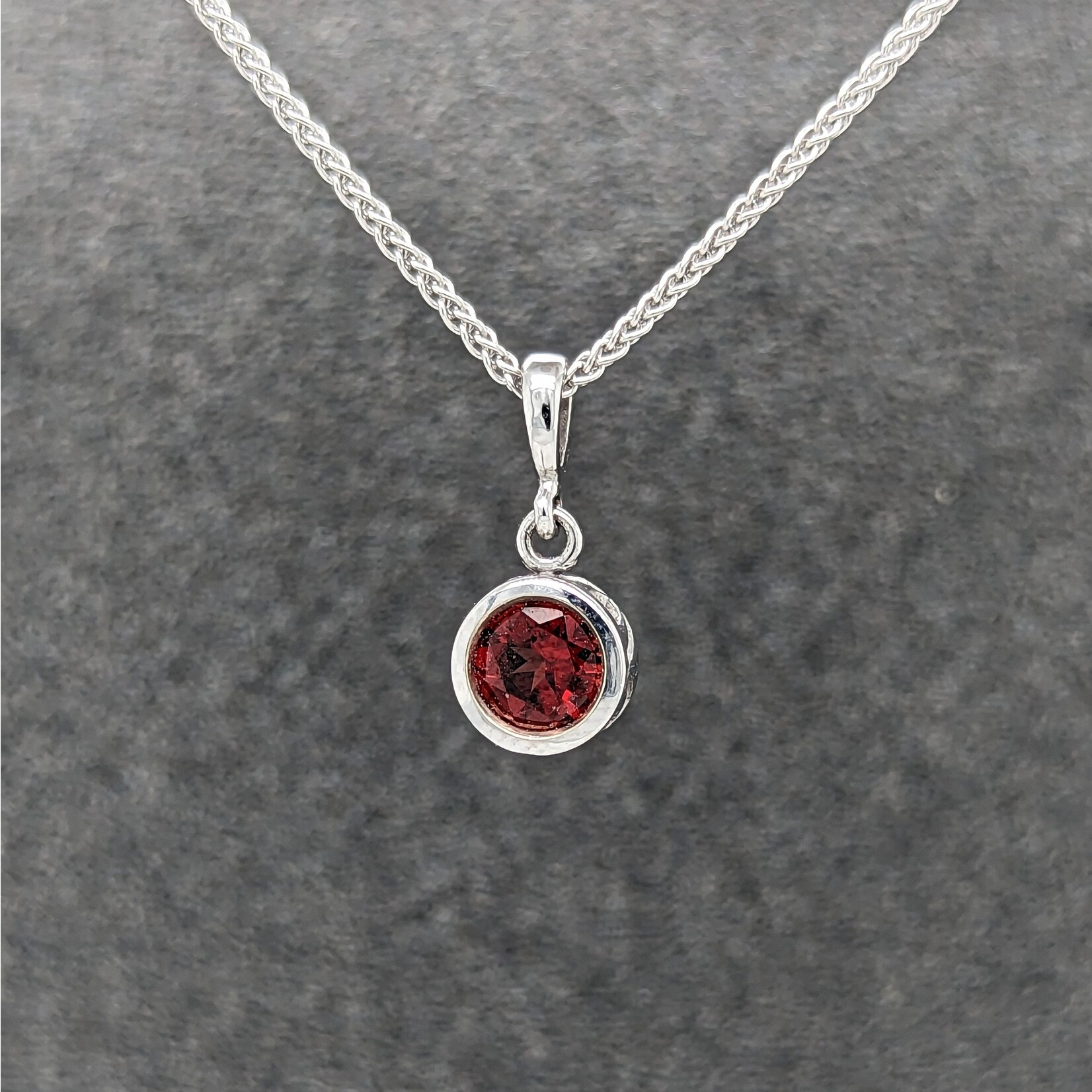 Modern Heirloom® 14KW Filigree Pendant w/ 5mm  Garnet on 16" Spiga
