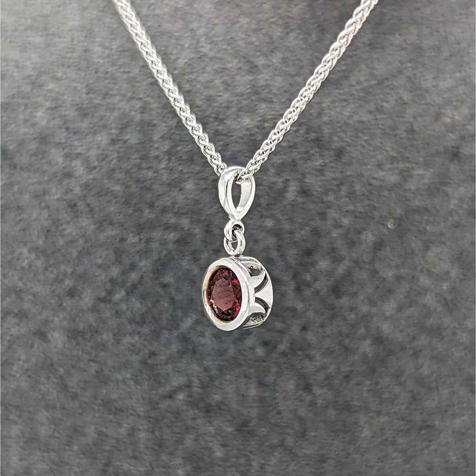 Modern Heirloom® 14KW Filigree Pendant w/ 5mm  Garnet on 16" Spiga