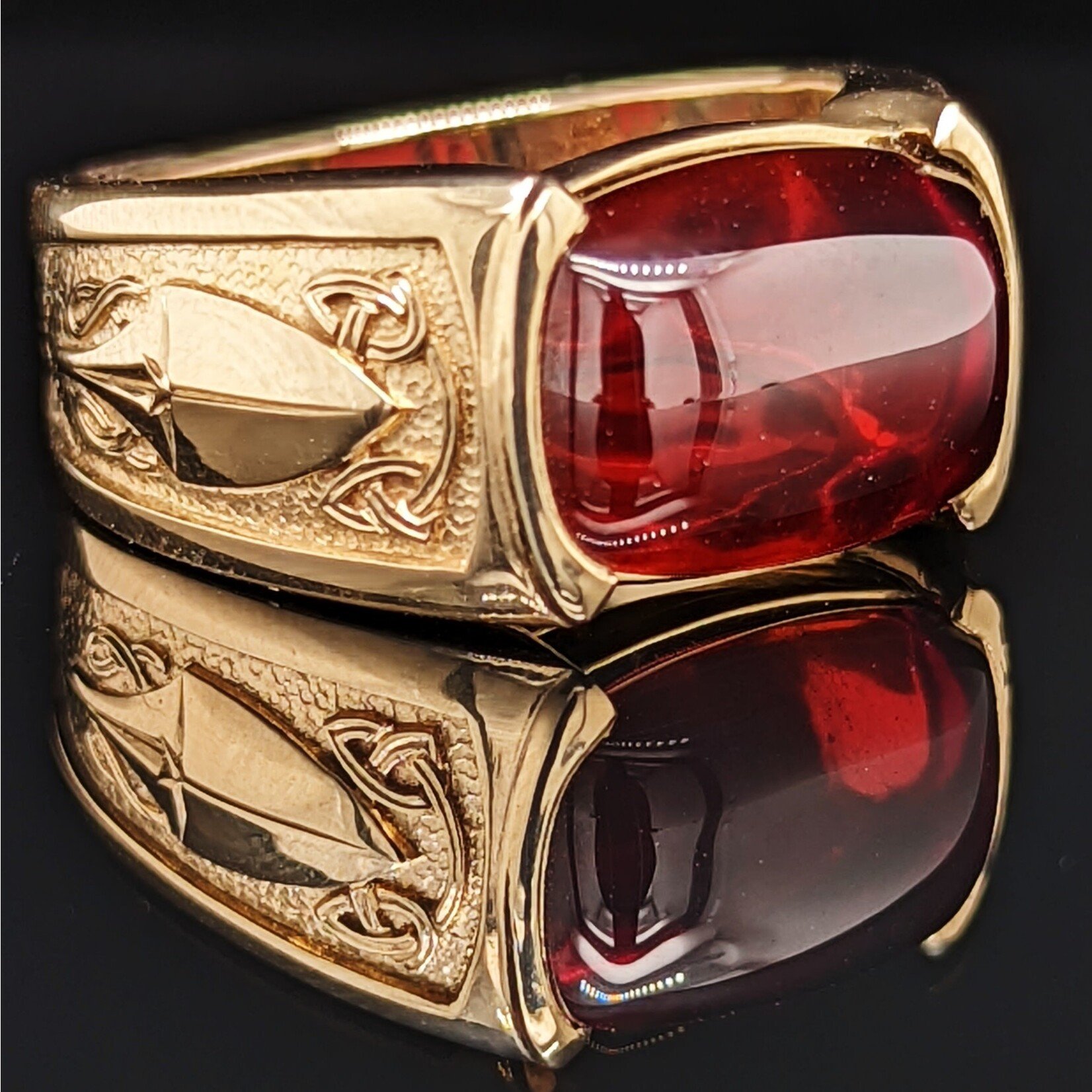 Modern Heirloom® Garnet Spearhead Signet Ring, 14KY, Sz9.0