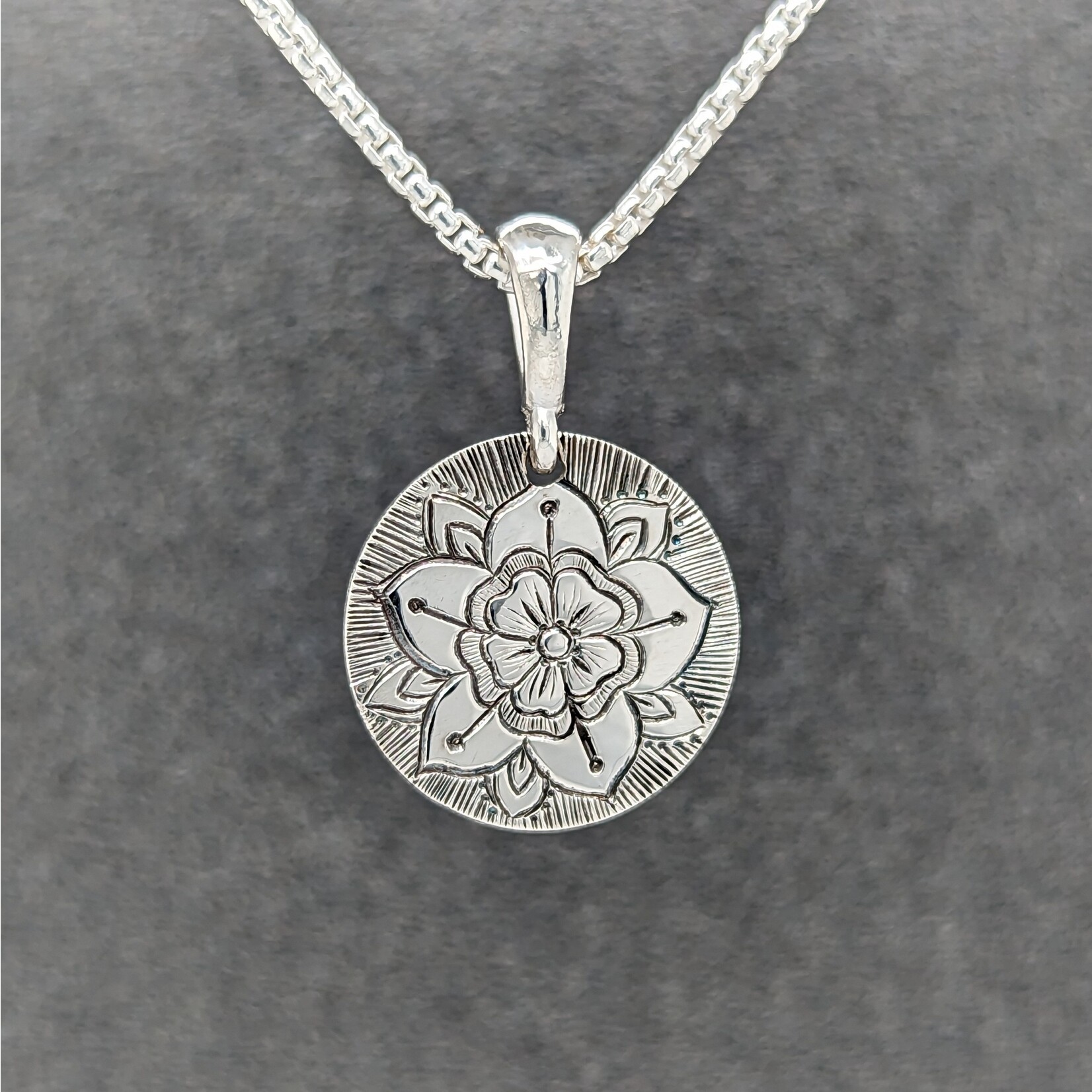 Modern Heirloom® Flower Blossom Micro-Medallion