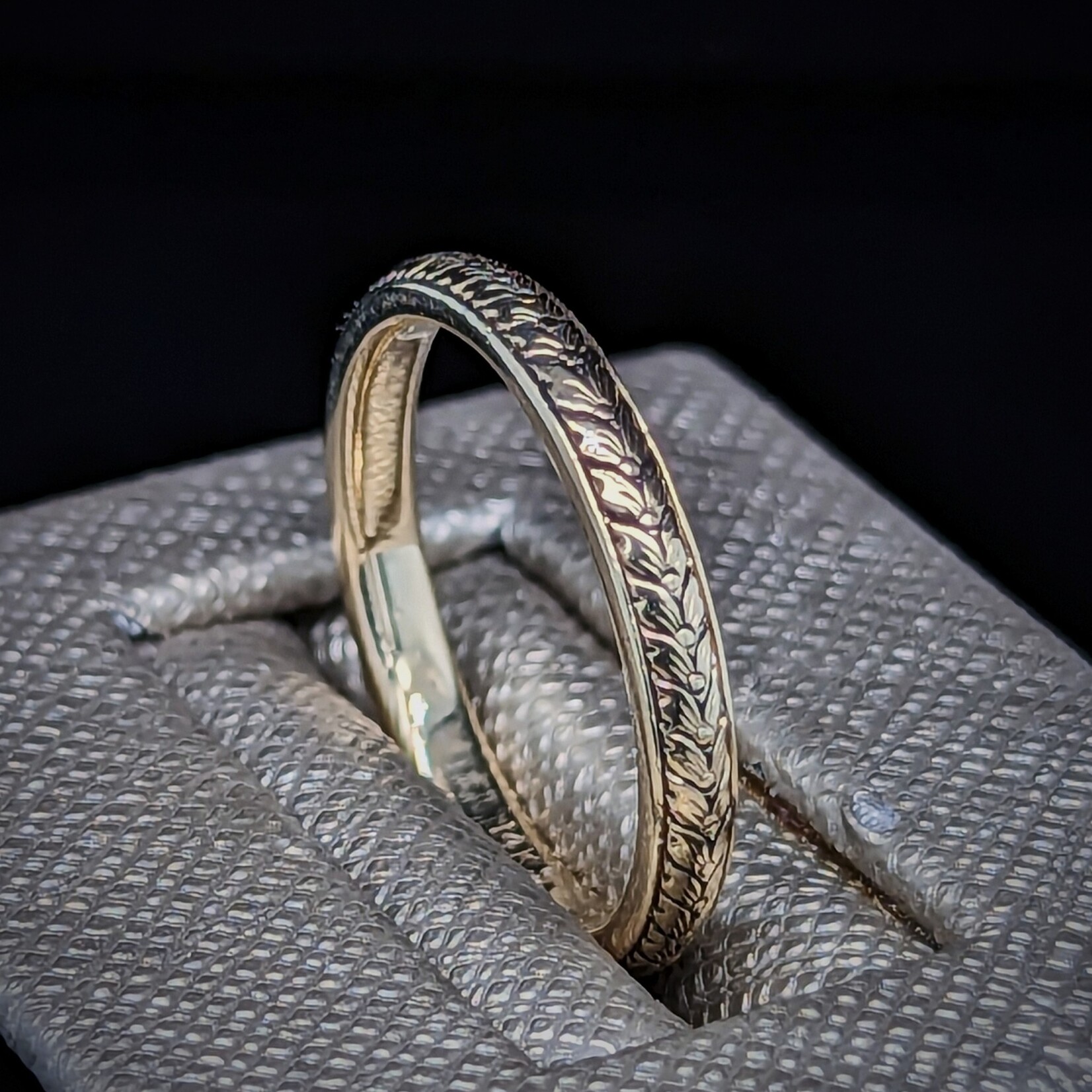 Modern Heirloom® 14KW Wheat Leaf Band, 3mm, sz 7