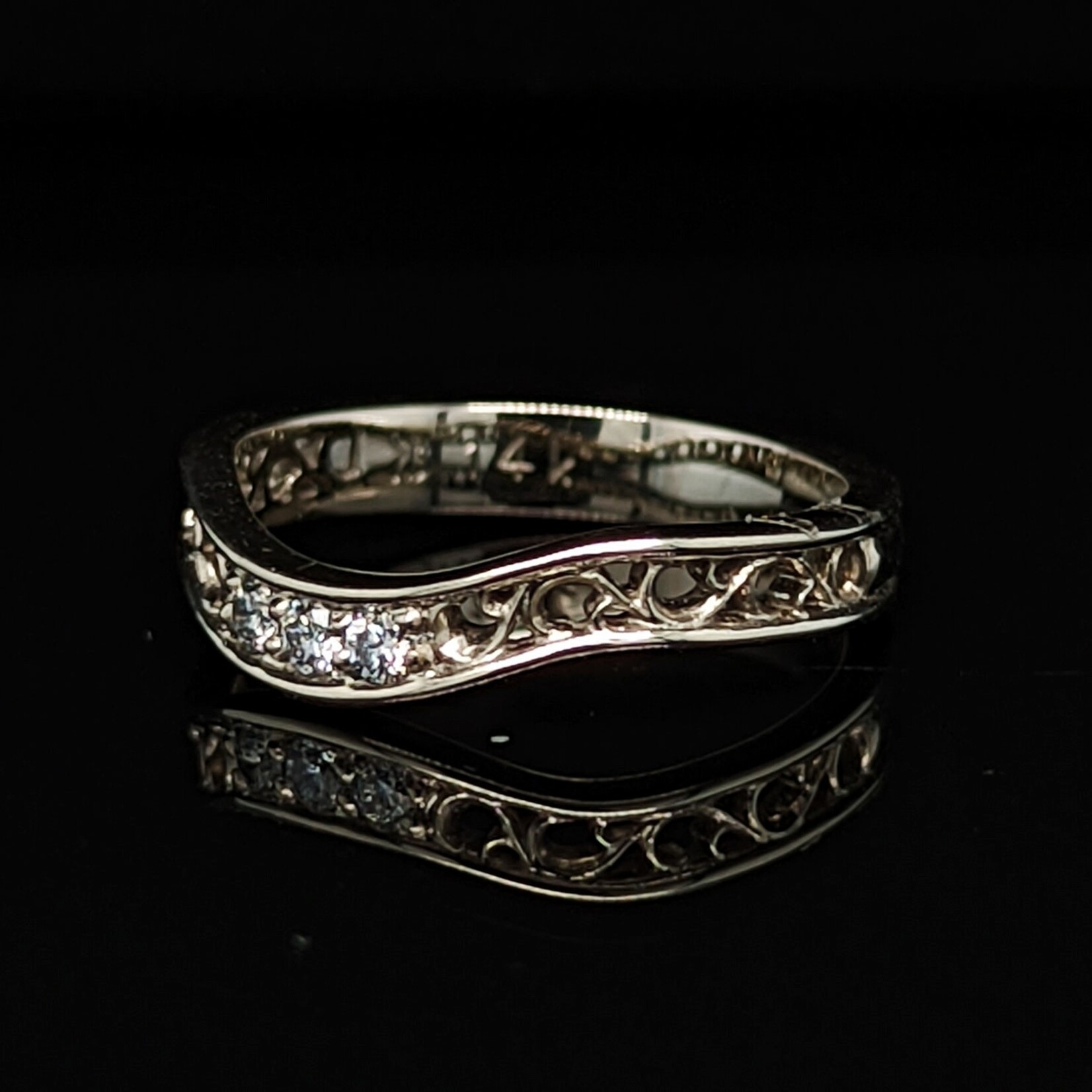 Modern Heirloom® Filigree Contour 3-Stone Band, 14KW