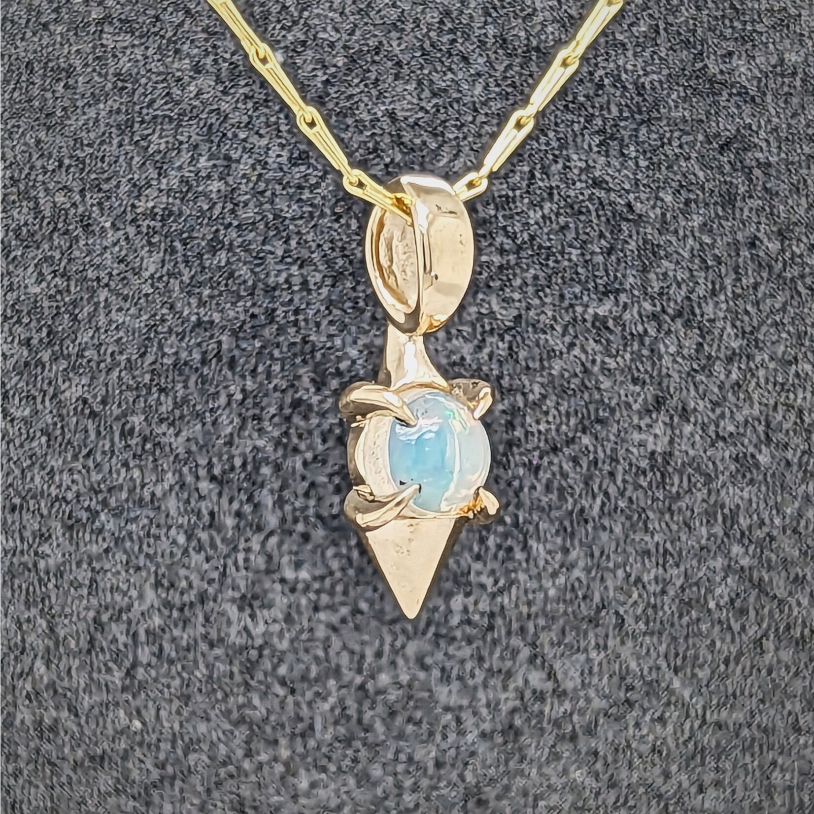 Modern Heirloom® 14KY Opal Pendulum 18" Necklace