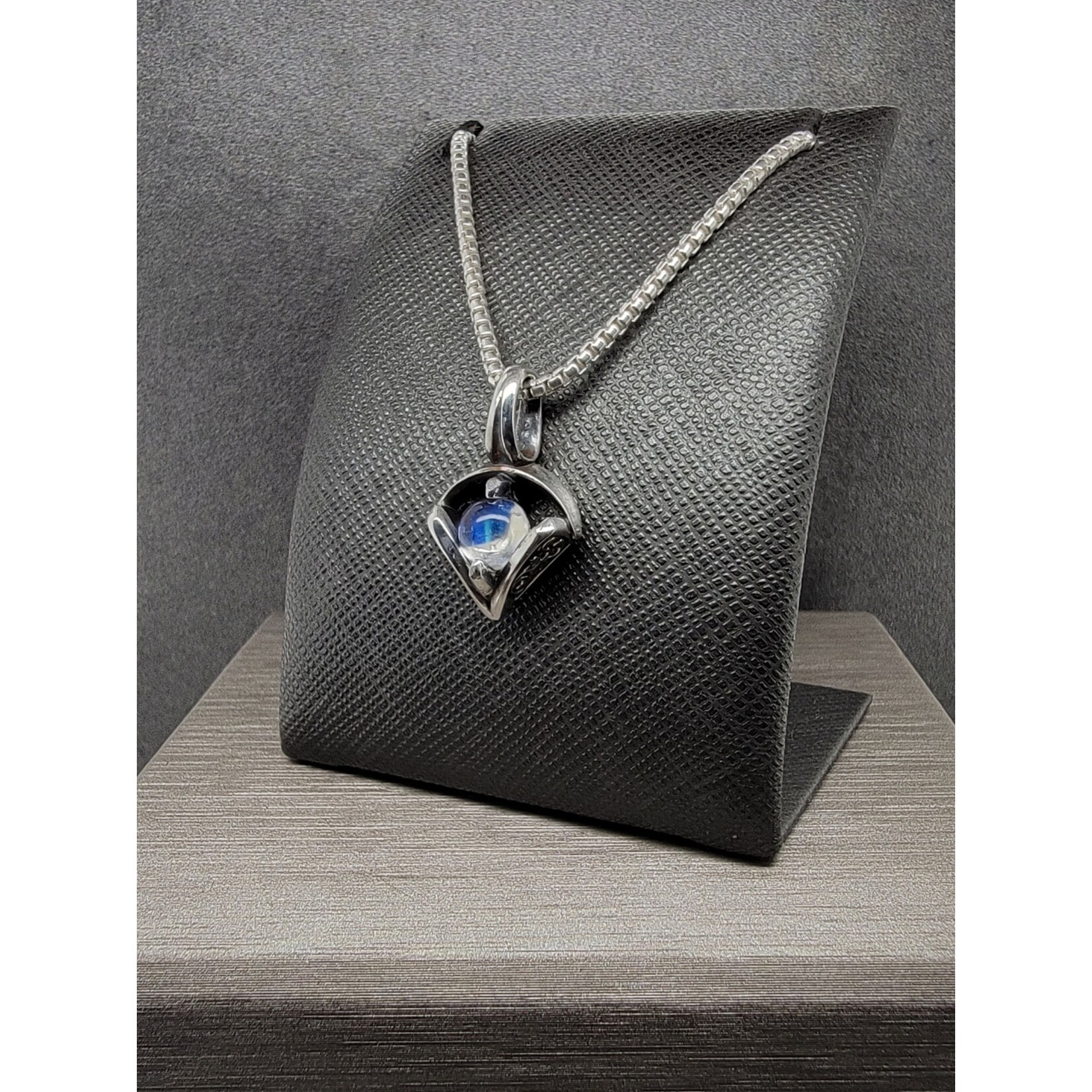 Modern Heirloom® Petite Amulet of the Moon, Moonstone & Sterling, 6mm Round