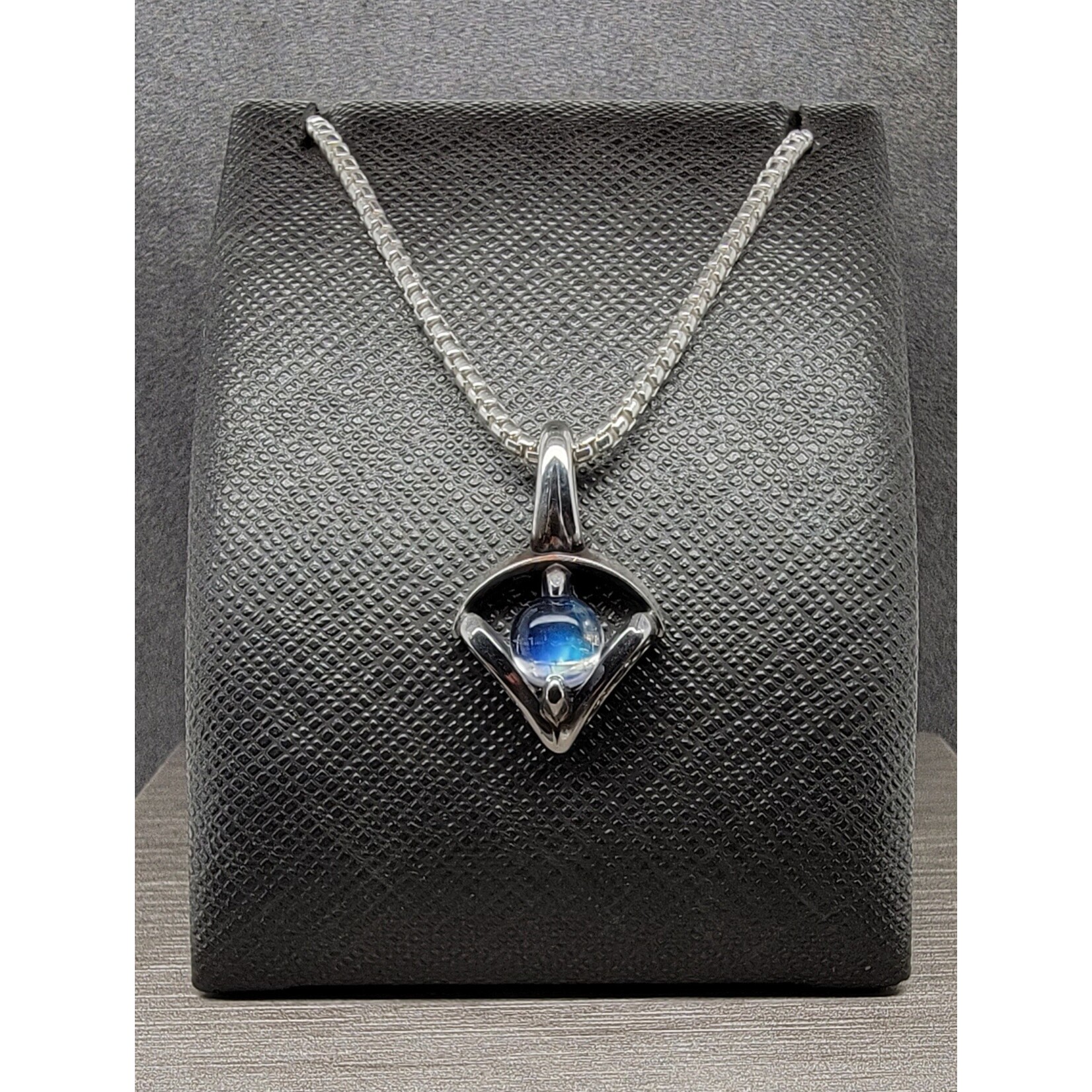 Modern Heirloom® Petite Amulet of the Moon, Moonstone & Sterling, 6mm Round