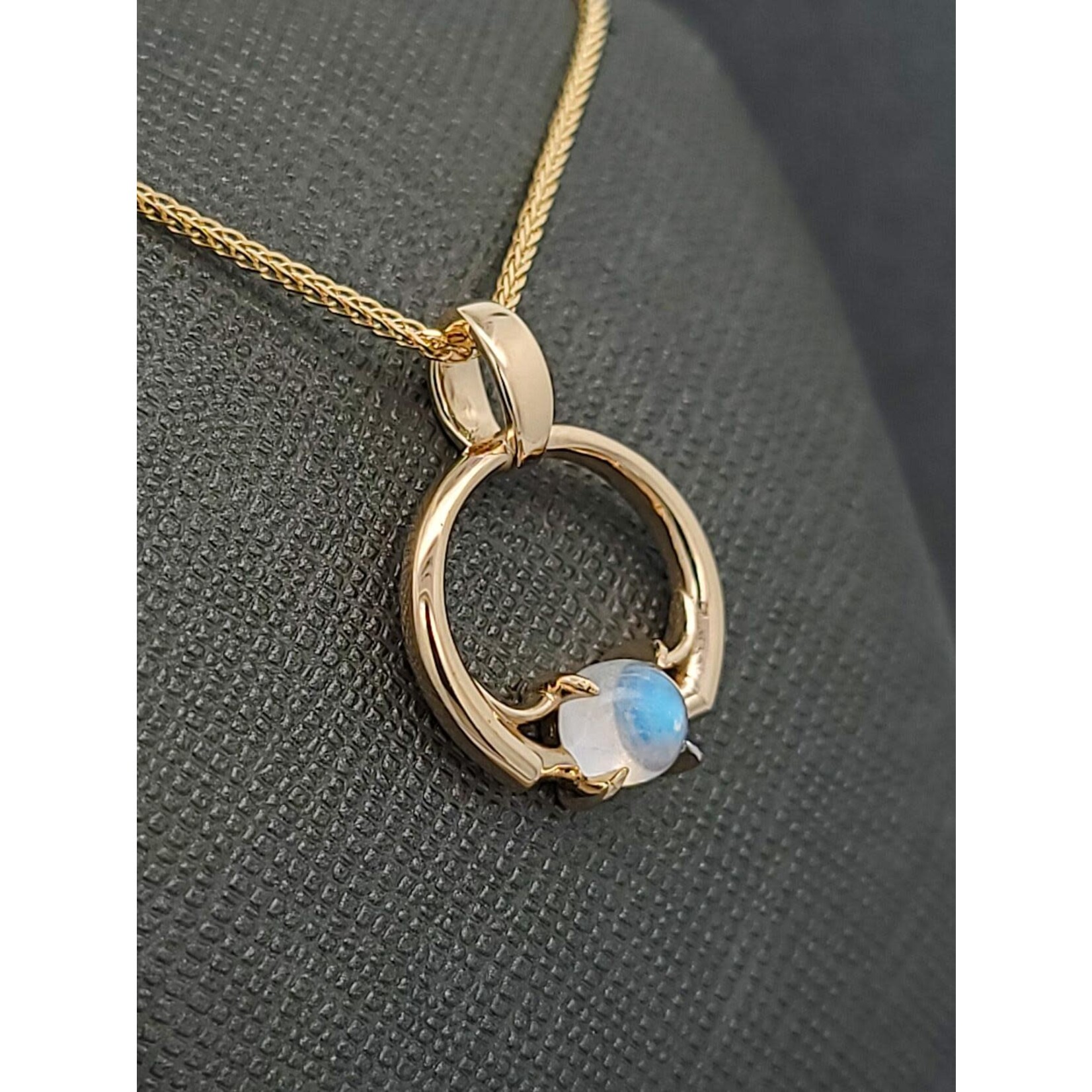 Portal Relic Petite, Moonstone, Gold