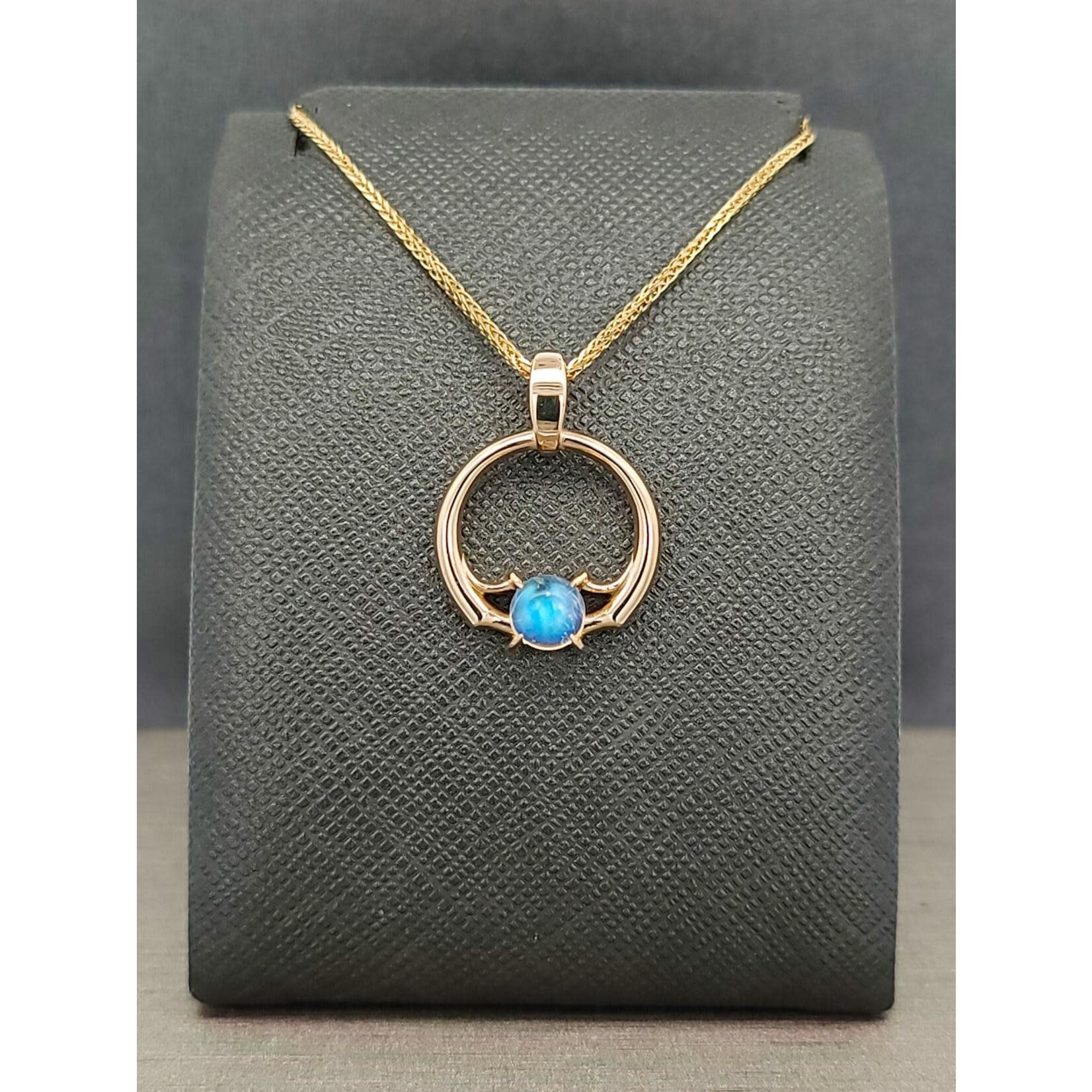 Modern Heirloom® Portal Relic Petite, Moonstone, Gold