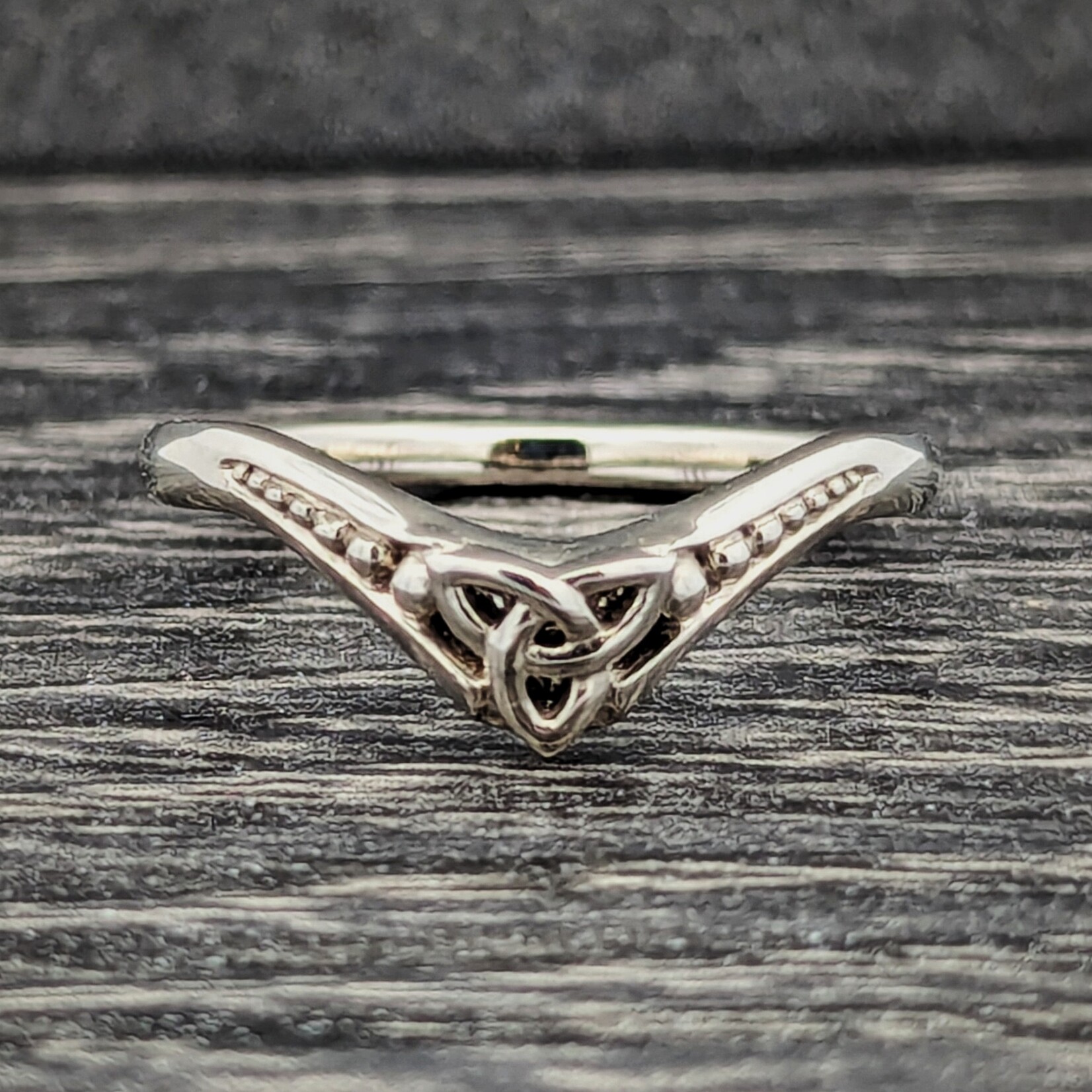 Modern Heirloom® 14KW Trinity Knot Contour Band
