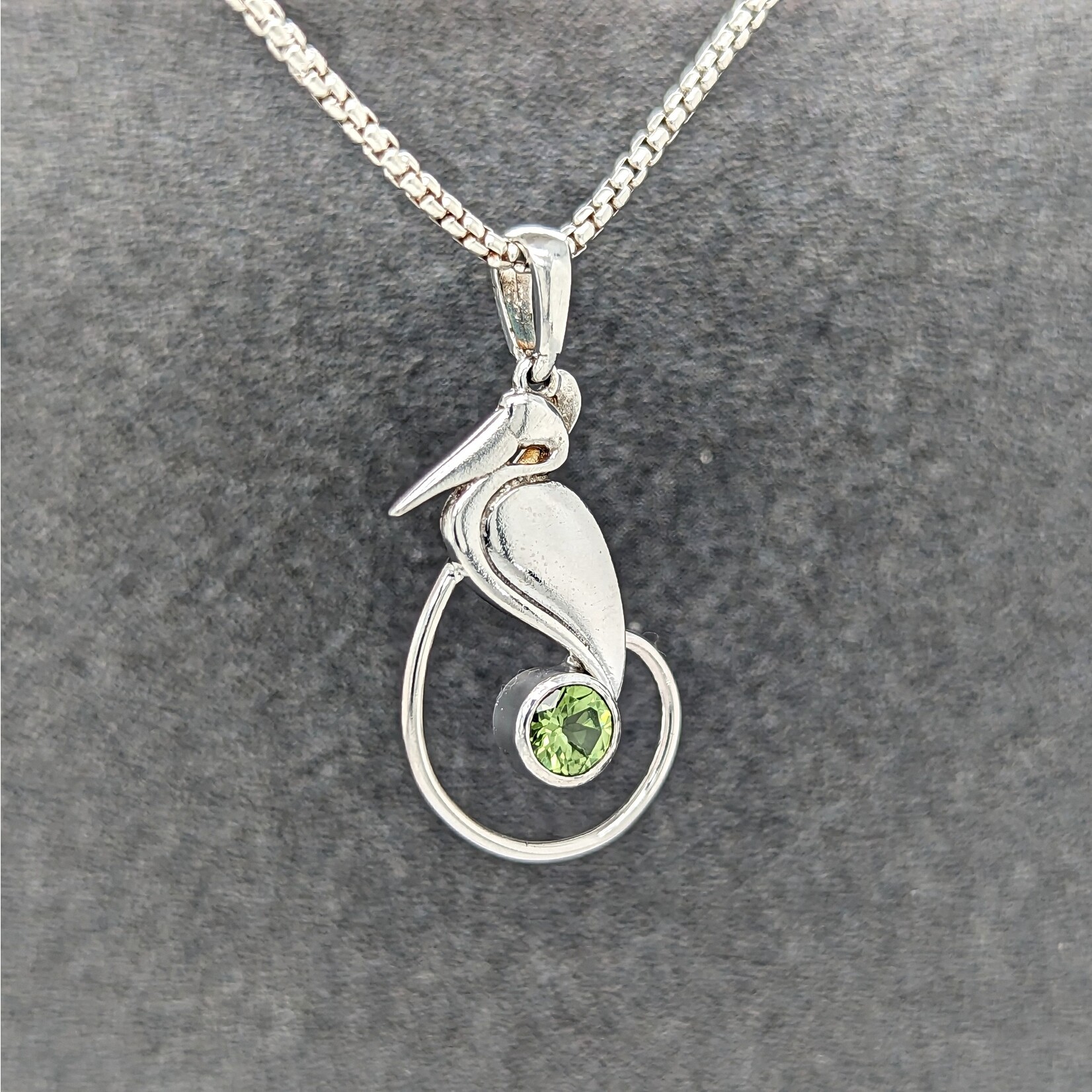 Modern Heirloom® Peridot Seagrass Pelican