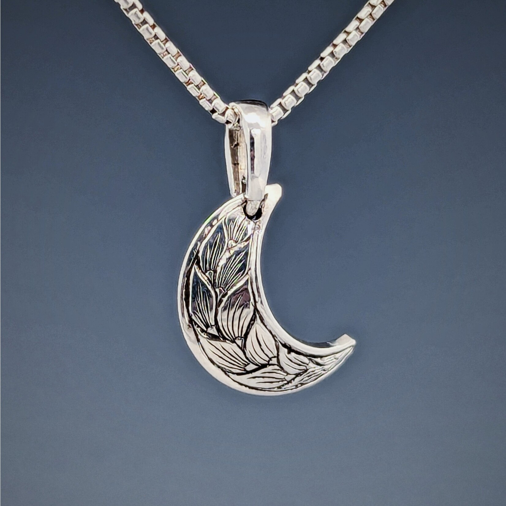 Modern Heirloom® Engraved 16mm Wheat Leaf Crescent Moon Necklace